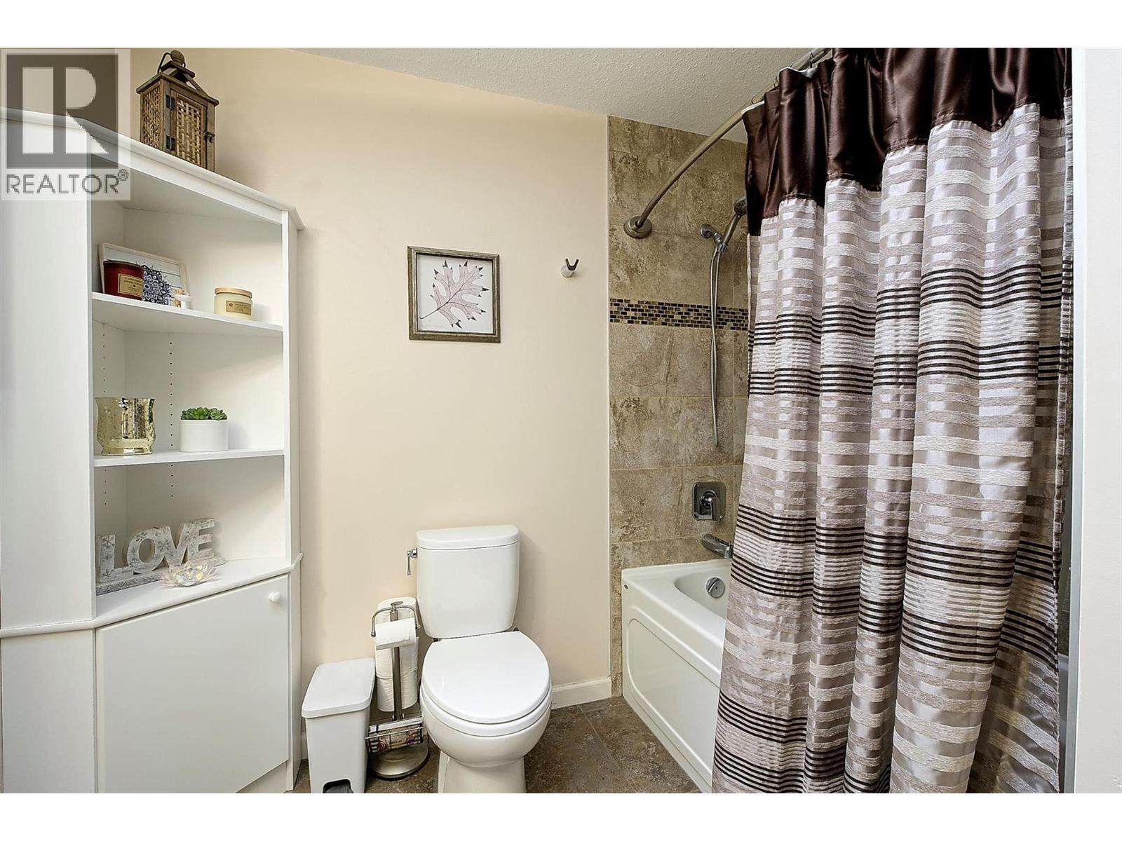 2640 Gordon Drive, Kelowna, British Columbia  V1W 3R2 - Photo 31 - 10375621