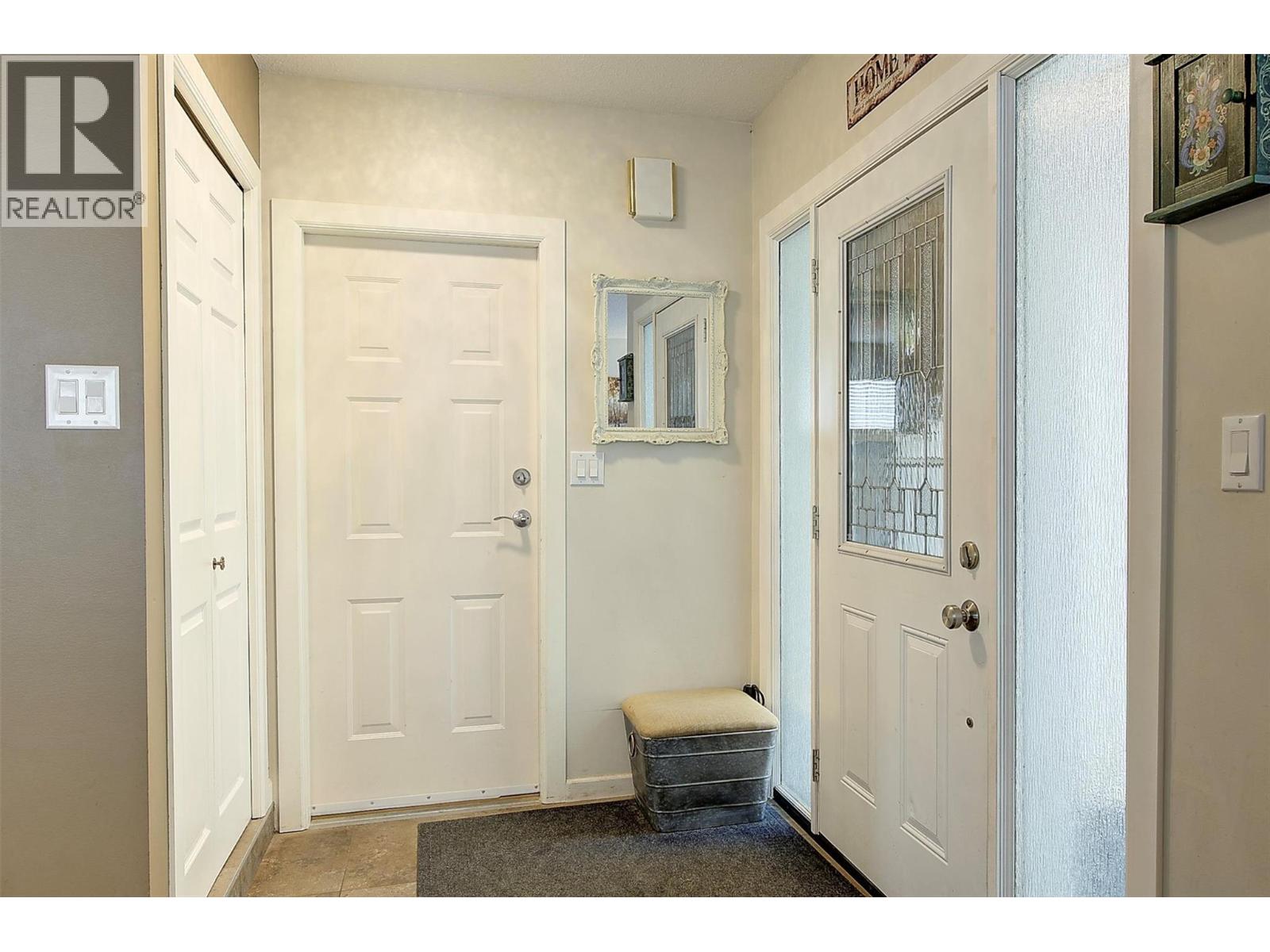 2640 Gordon Drive, Kelowna, British Columbia  V1W 3R2 - Photo 36 - 10375621