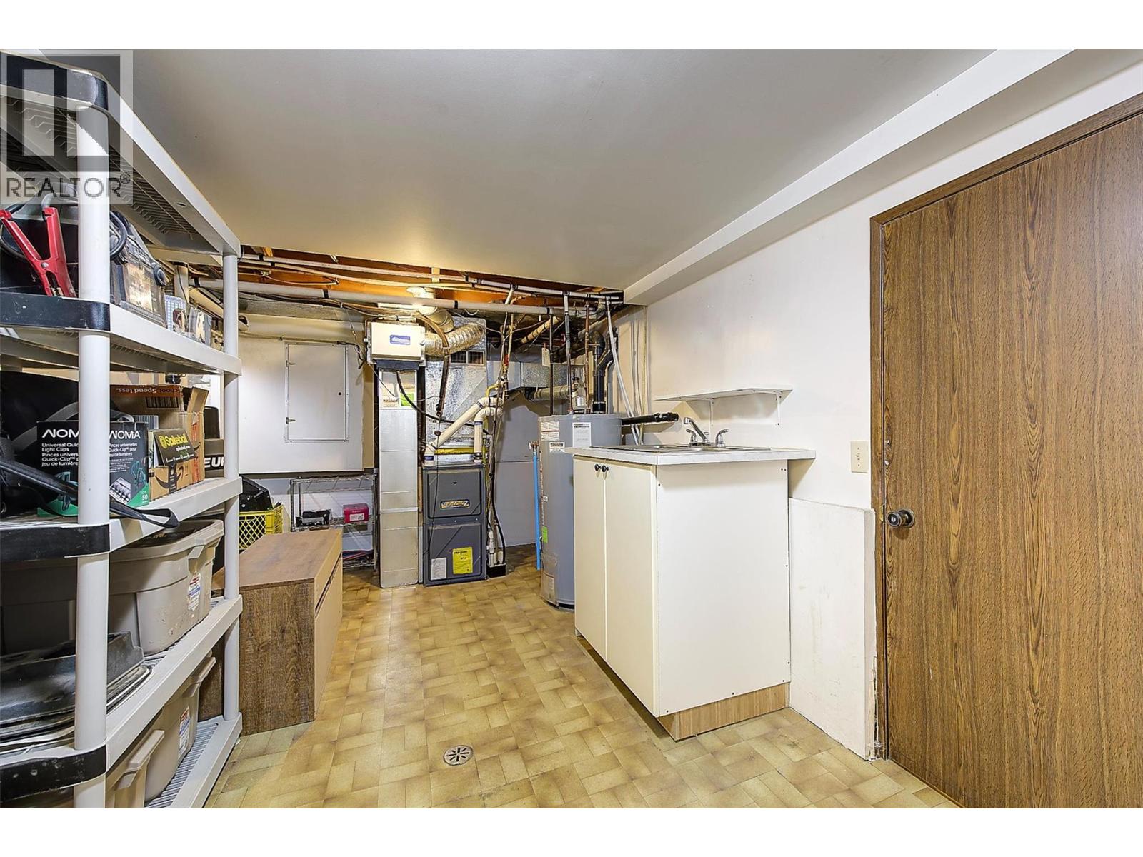 2640 Gordon Drive, Kelowna, British Columbia  V1W 3R2 - Photo 39 - 10375621