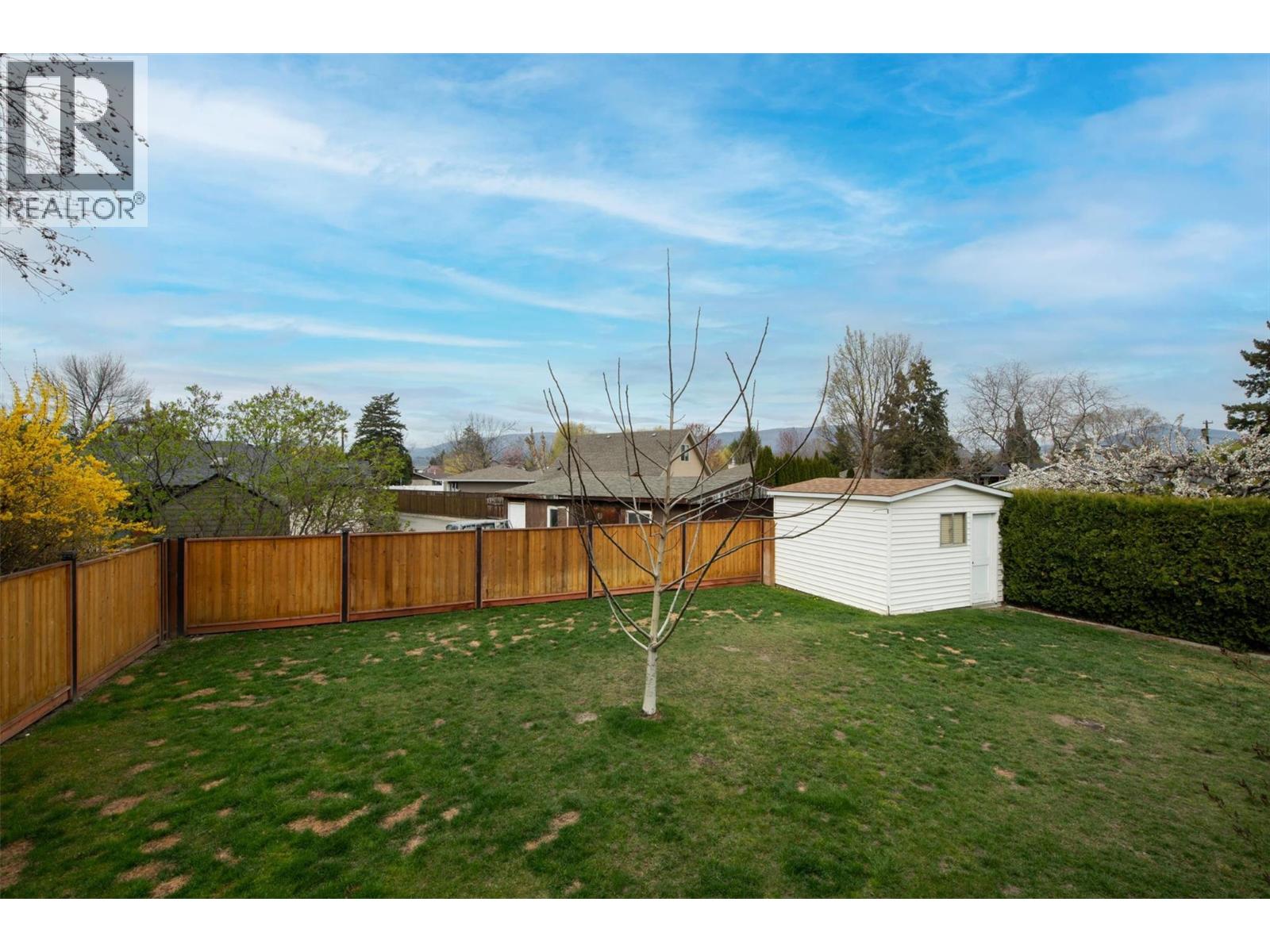 2640 Gordon Drive, Kelowna, British Columbia  V1W 3R2 - Photo 45 - 10375621