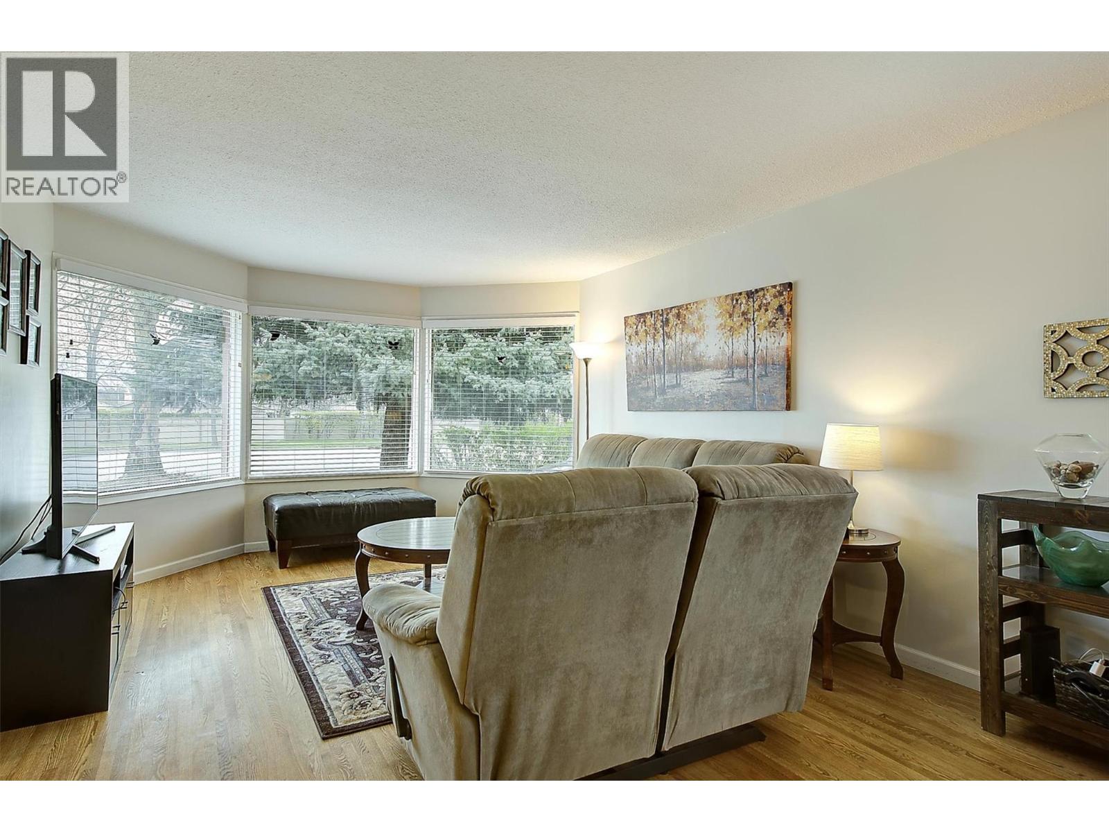 2640 Gordon Drive, Kelowna, British Columbia  V1W 3R2 - Photo 7 - 10375621