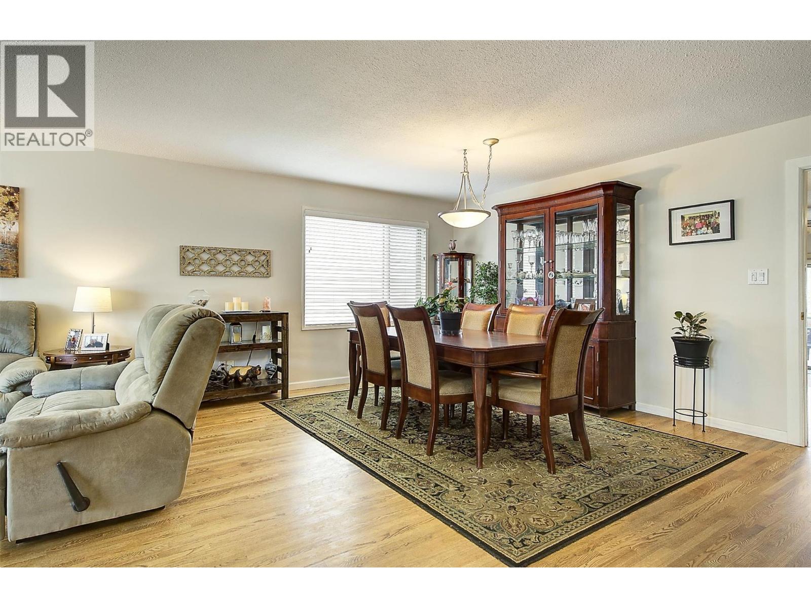 2640 Gordon Drive, Kelowna, British Columbia  V1W 3R2 - Photo 8 - 10375621