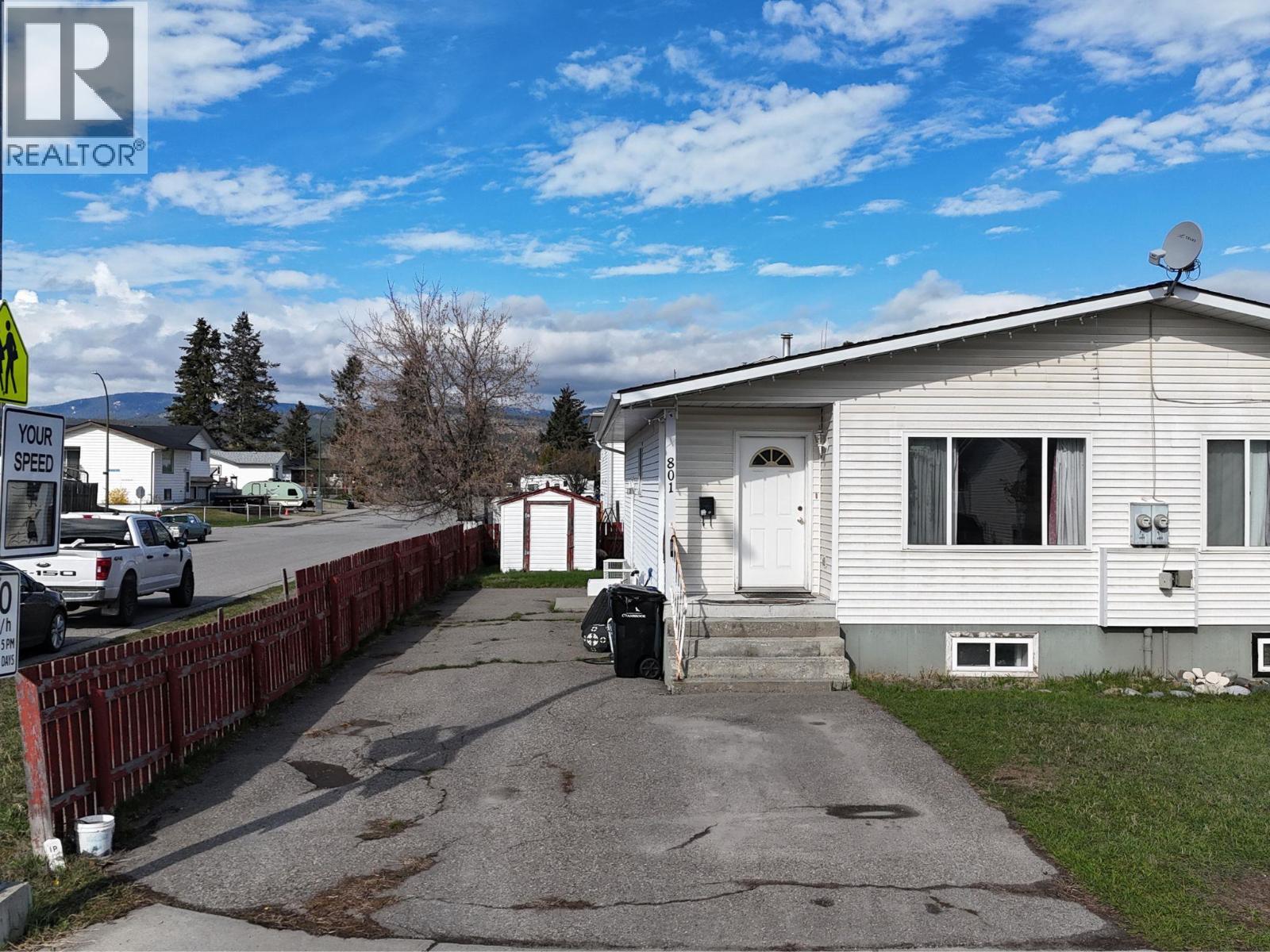 801 24th Avenue N, Cranbrook, British Columbia  V1C 6J4 - Photo 2 - 10383318