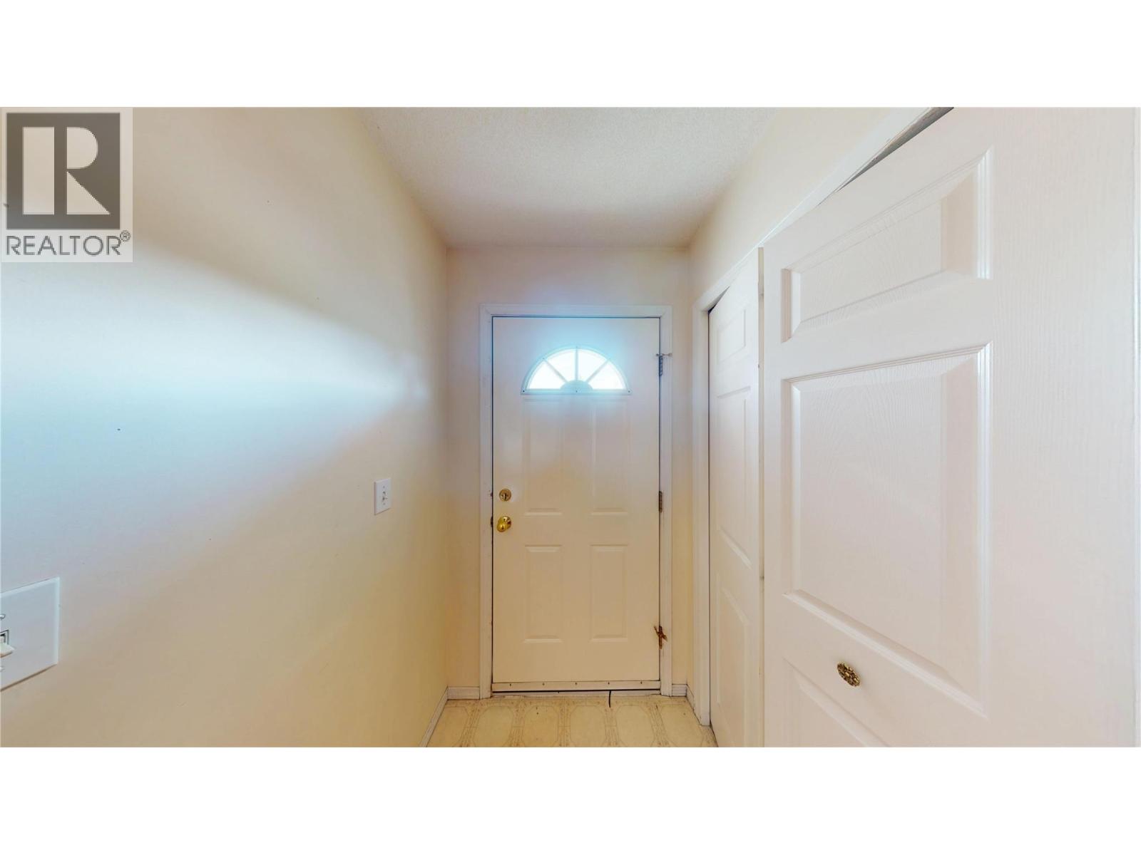 801 24th Avenue N, Cranbrook, British Columbia  V1C 6J4 - Photo 7 - 10383318