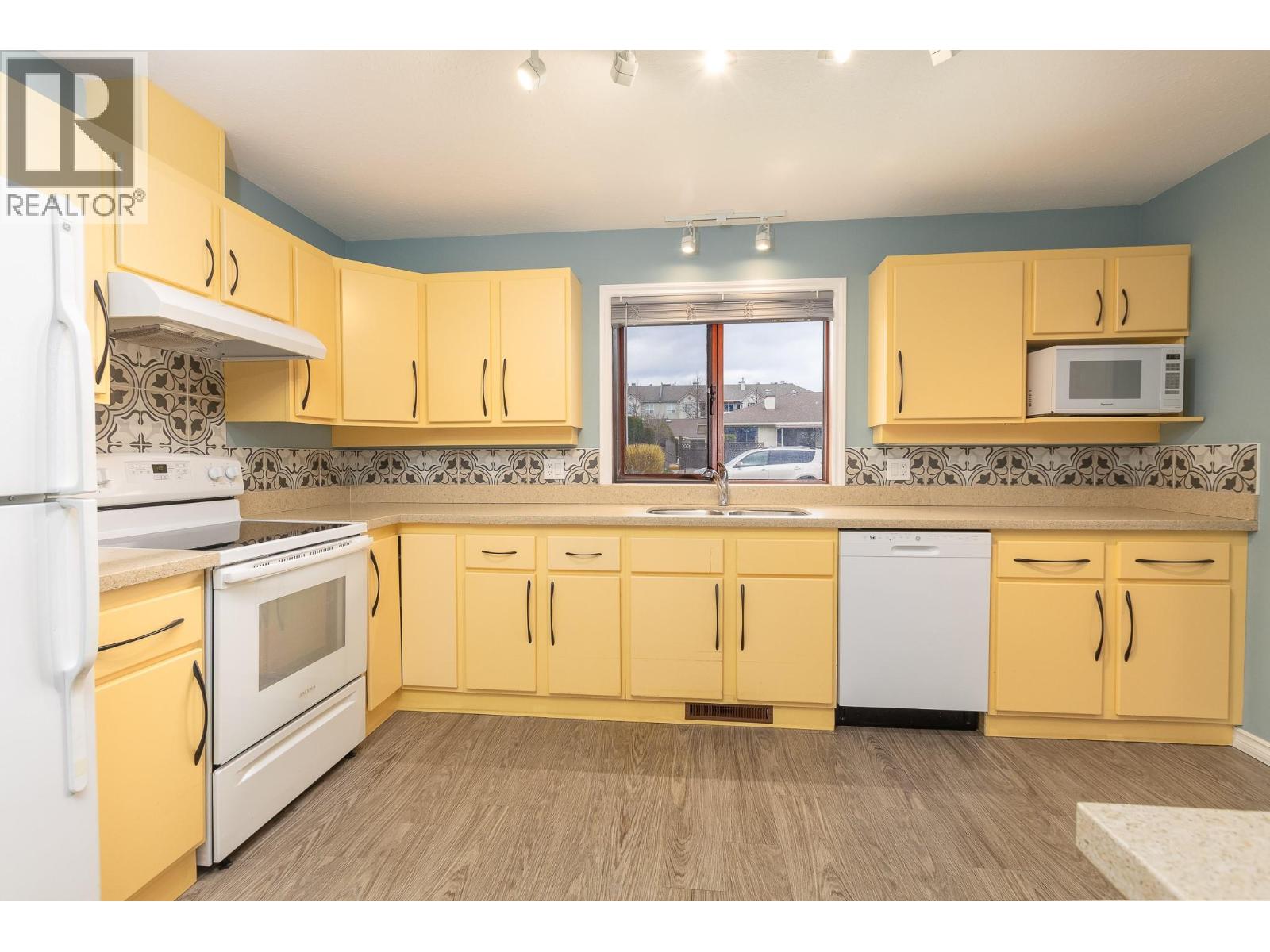 151 8 Avenue Sw Unit# 11, Salmon Arm, British Columbia  V1E 1B9 - Photo 13 - 10383245