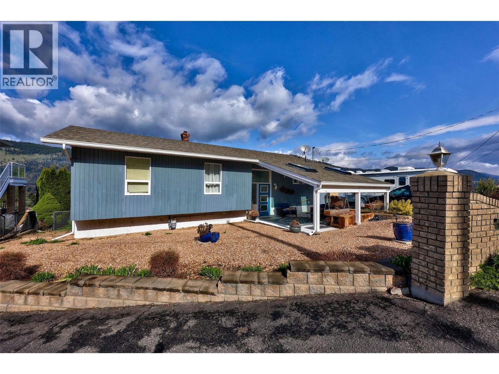 1200 Bay Drive, Chase, British Columbia  V0E 1M0 - Photo 2 - 10382685