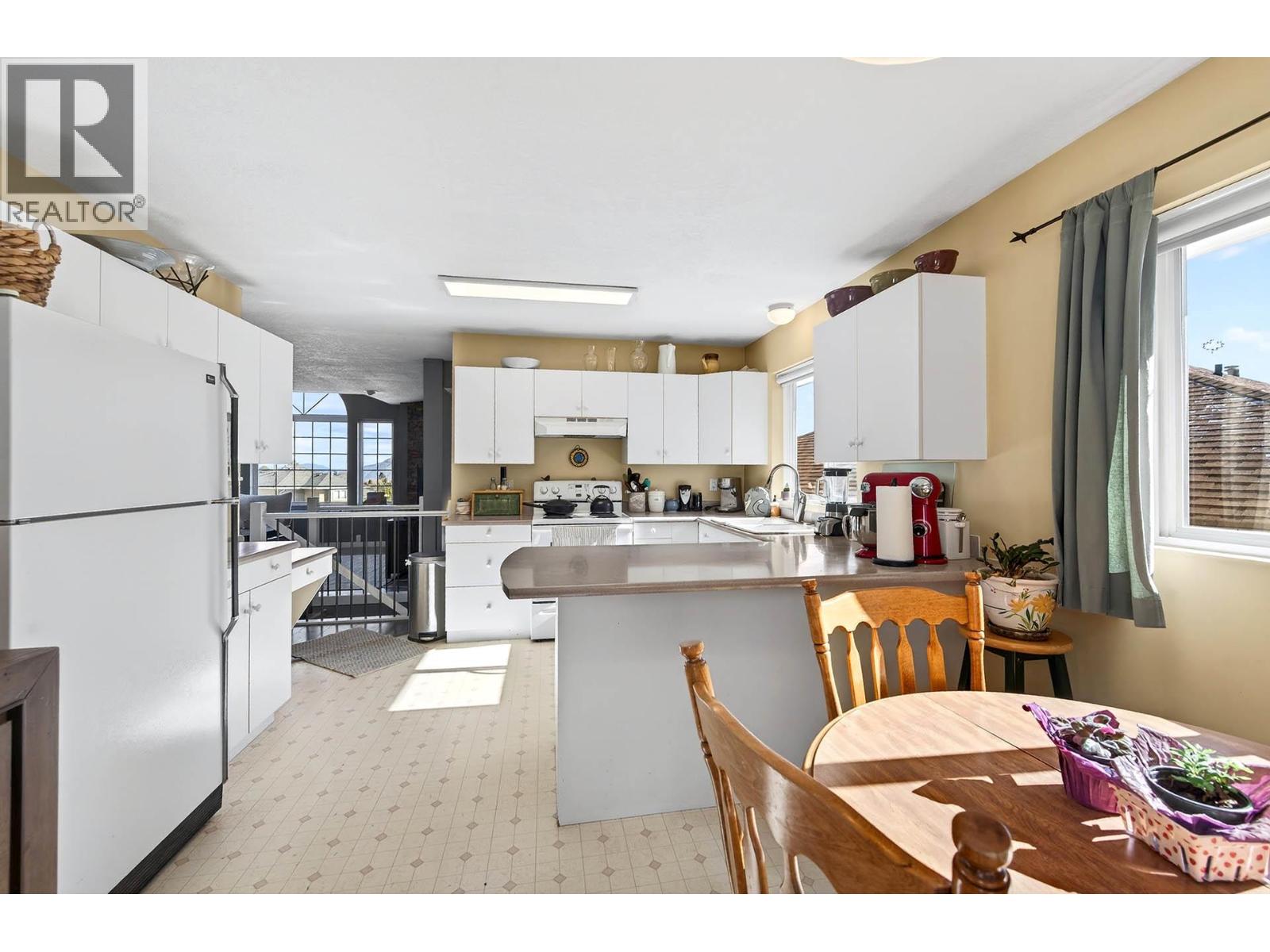 2349 Drummond Court, Kamloops, British Columbia  V1S 1T8 - Photo 10 - 10383438