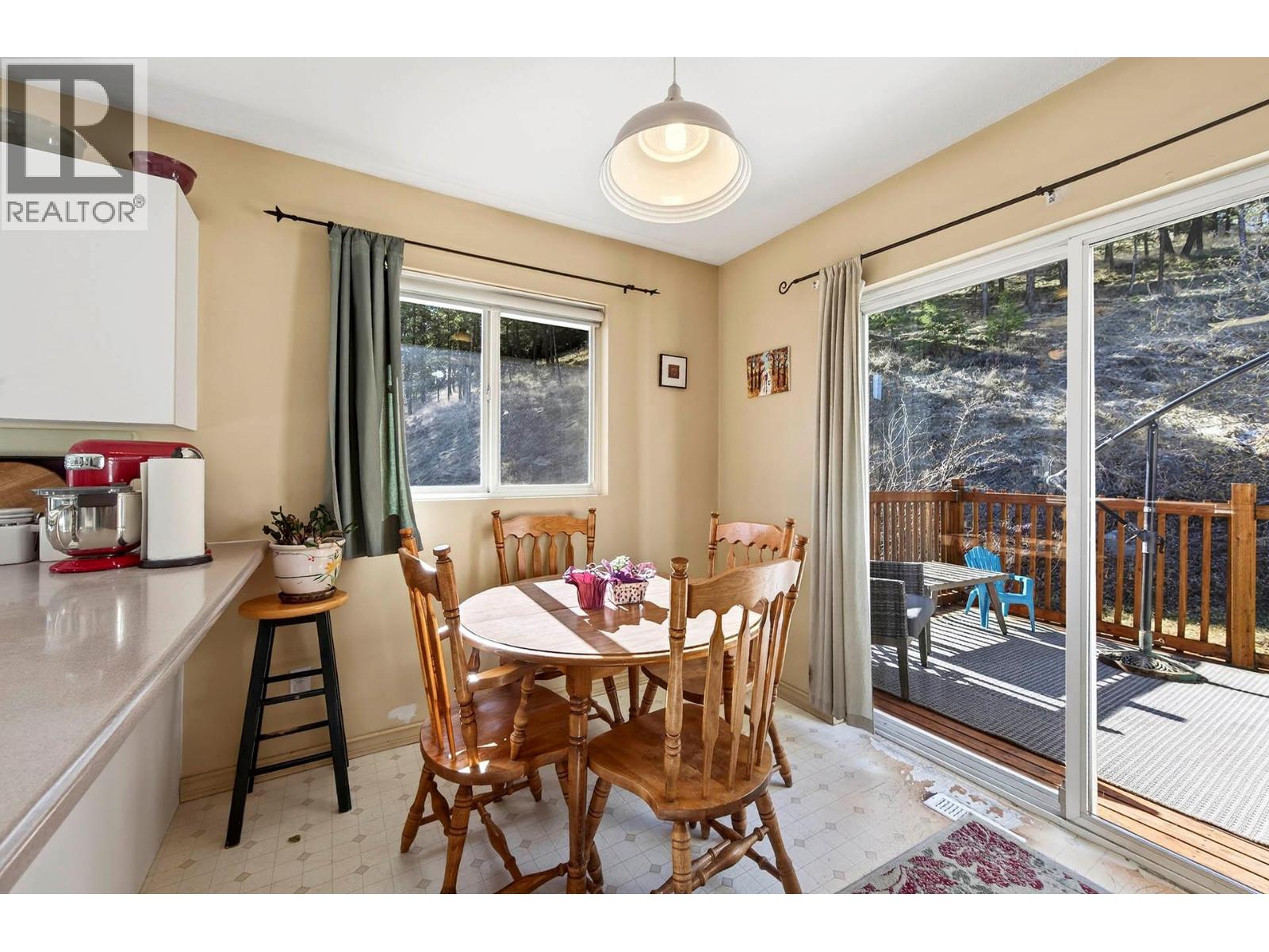 2349 Drummond Court, Kamloops, British Columbia  V1S 1T8 - Photo 12 - 10383438