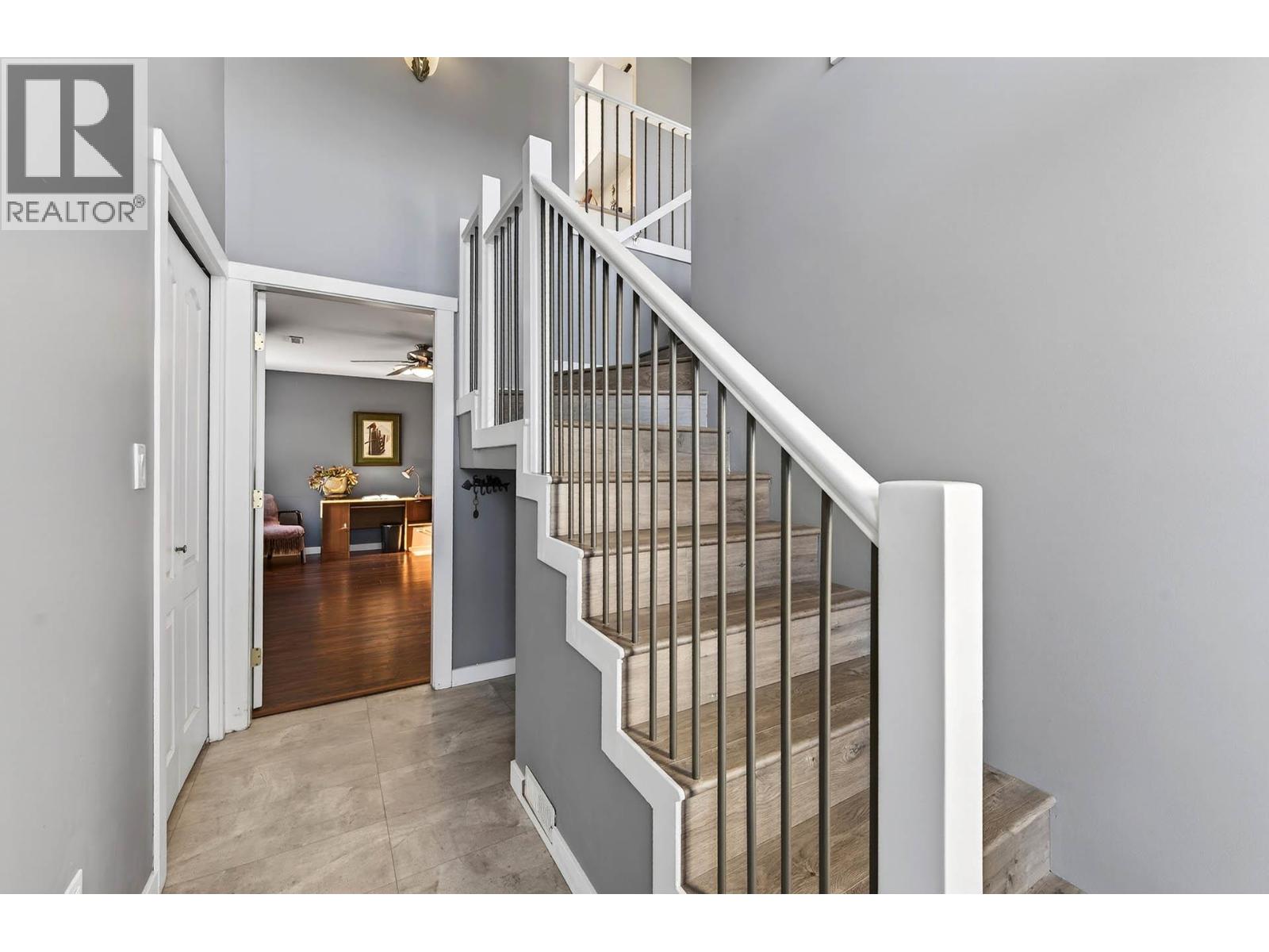 2349 Drummond Court, Kamloops, British Columbia  V1S 1T8 - Photo 2 - 10383438