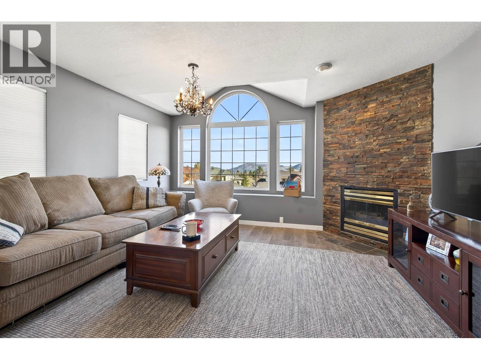 2349 Drummond Court, Kamloops, British Columbia  V1S 1T8 - Photo 3 - 10383438