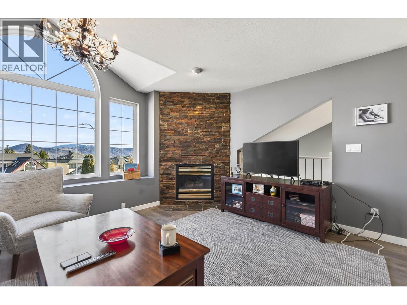 2349 Drummond Court, Kamloops, British Columbia  V1S 1T8 - Photo 4 - 10383438