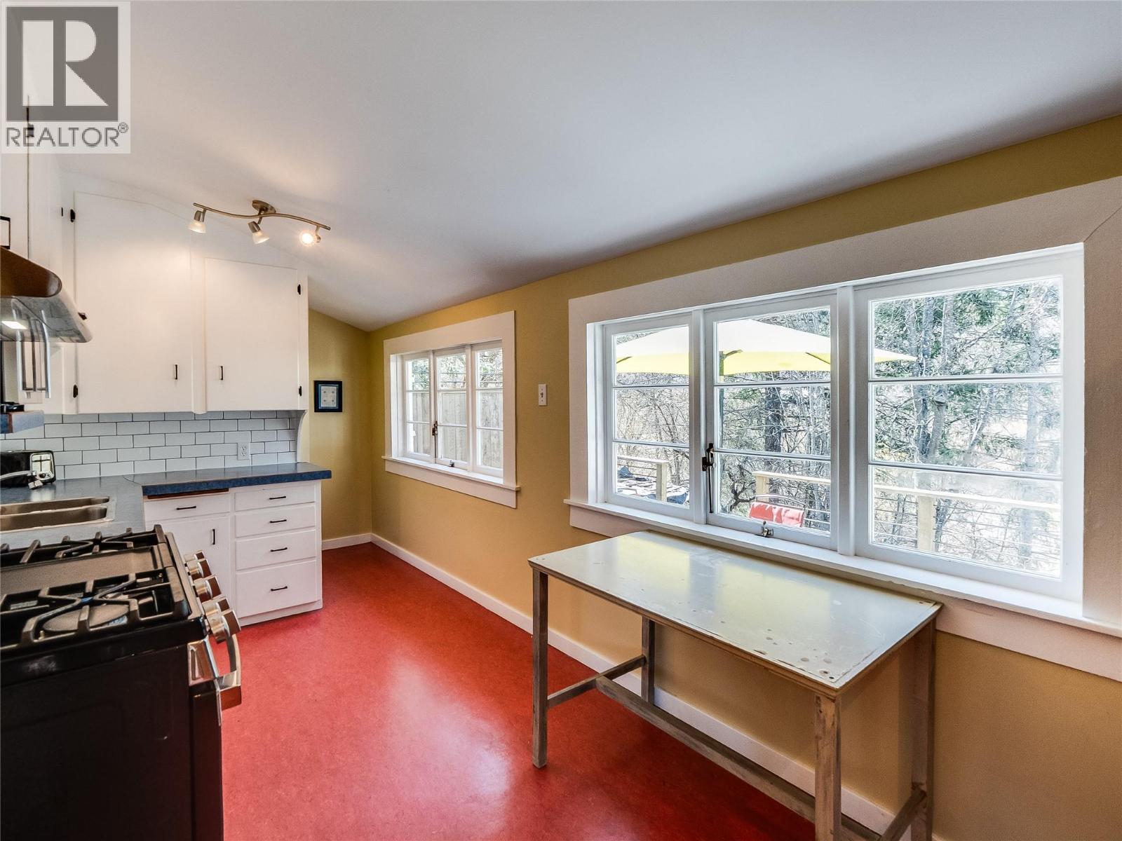 1320 Falls Street, Nelson, British Columbia  V1L 1J4 - Photo 16 - 10383379