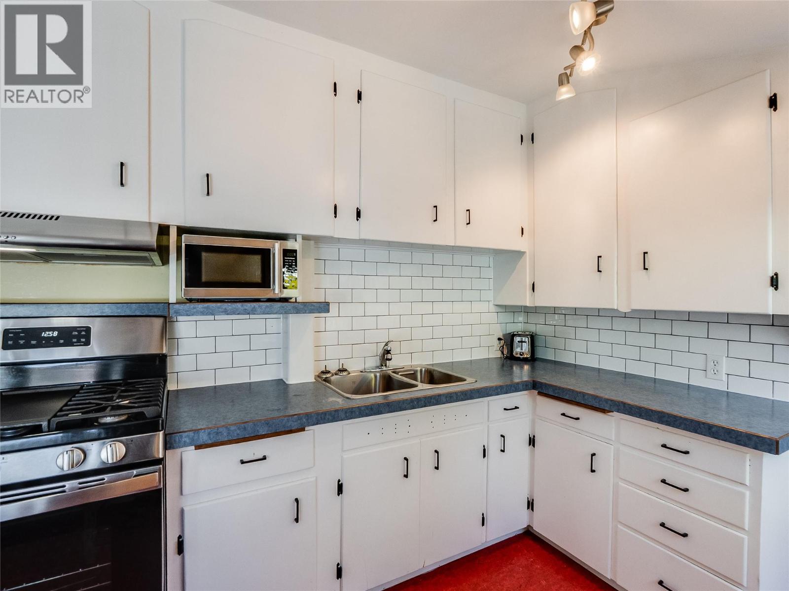 1320 Falls Street, Nelson, British Columbia  V1L 1J4 - Photo 17 - 10383379