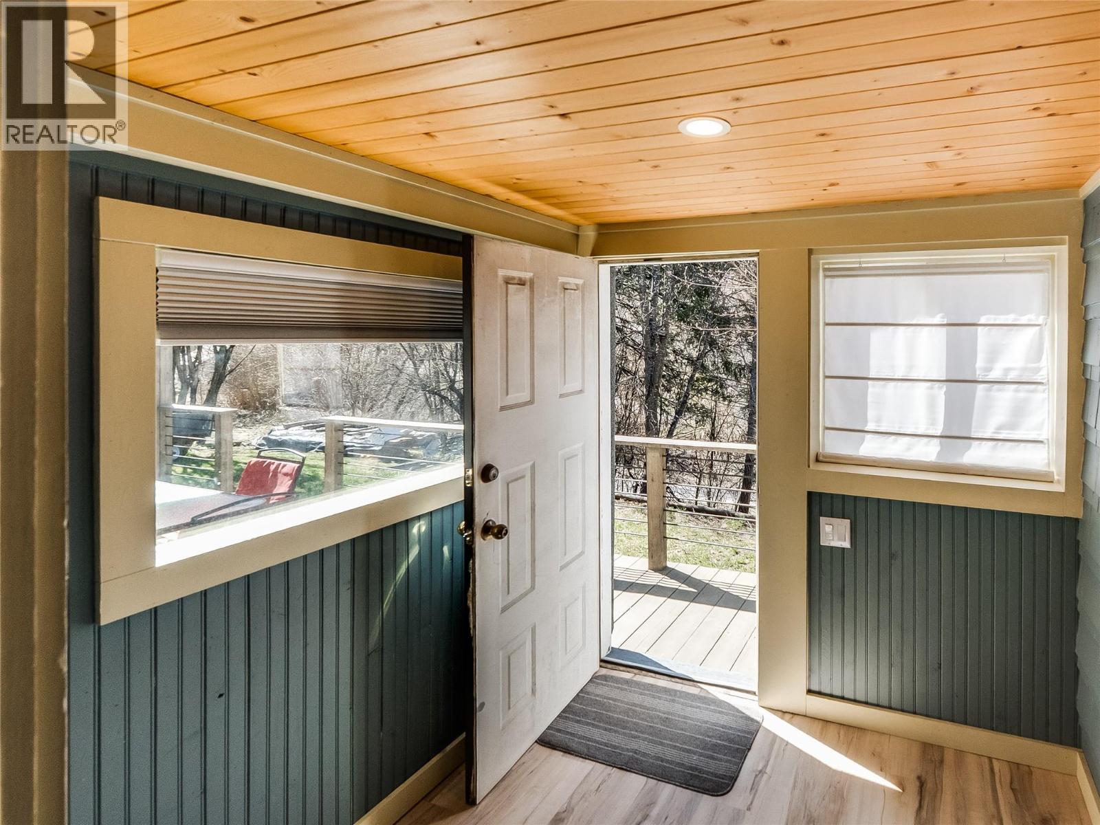 1320 Falls Street, Nelson, British Columbia  V1L 1J4 - Photo 25 - 10383379