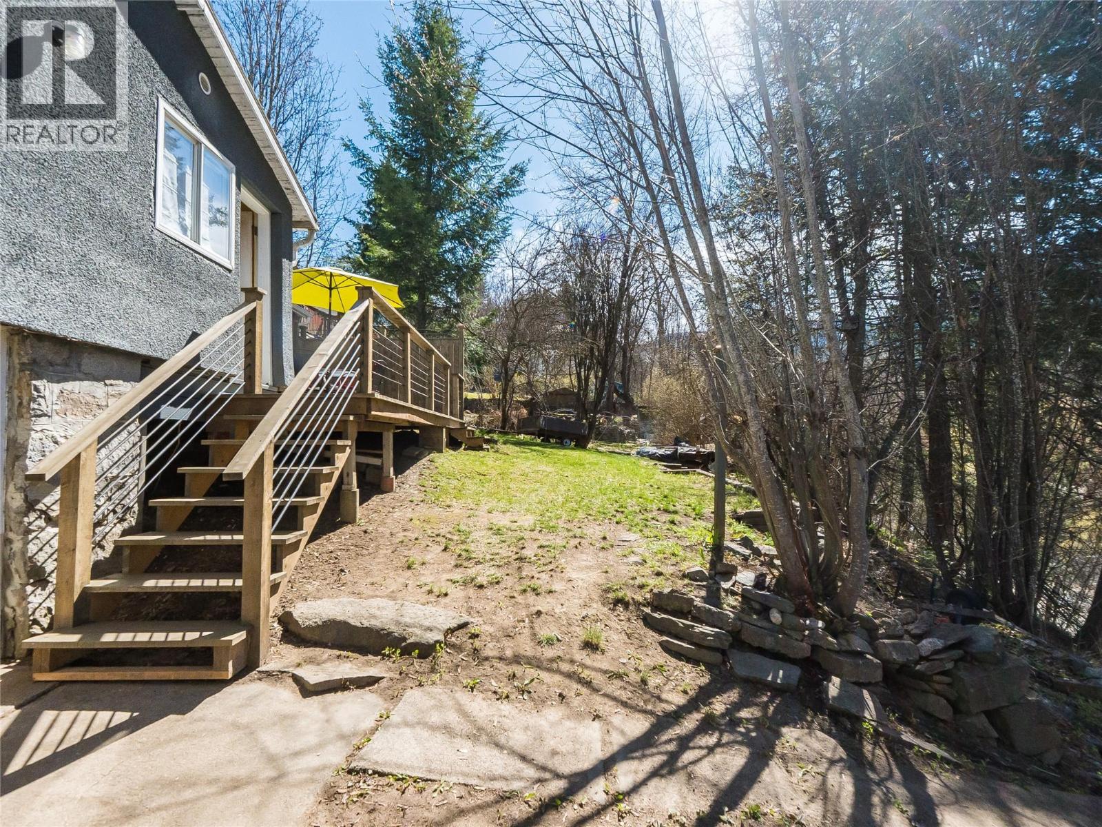 1320 Falls Street, Nelson, British Columbia  V1L 1J4 - Photo 30 - 10383379