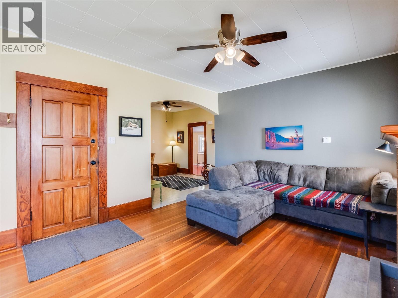 1320 Falls Street, Nelson, British Columbia  V1L 1J4 - Photo 8 - 10383379