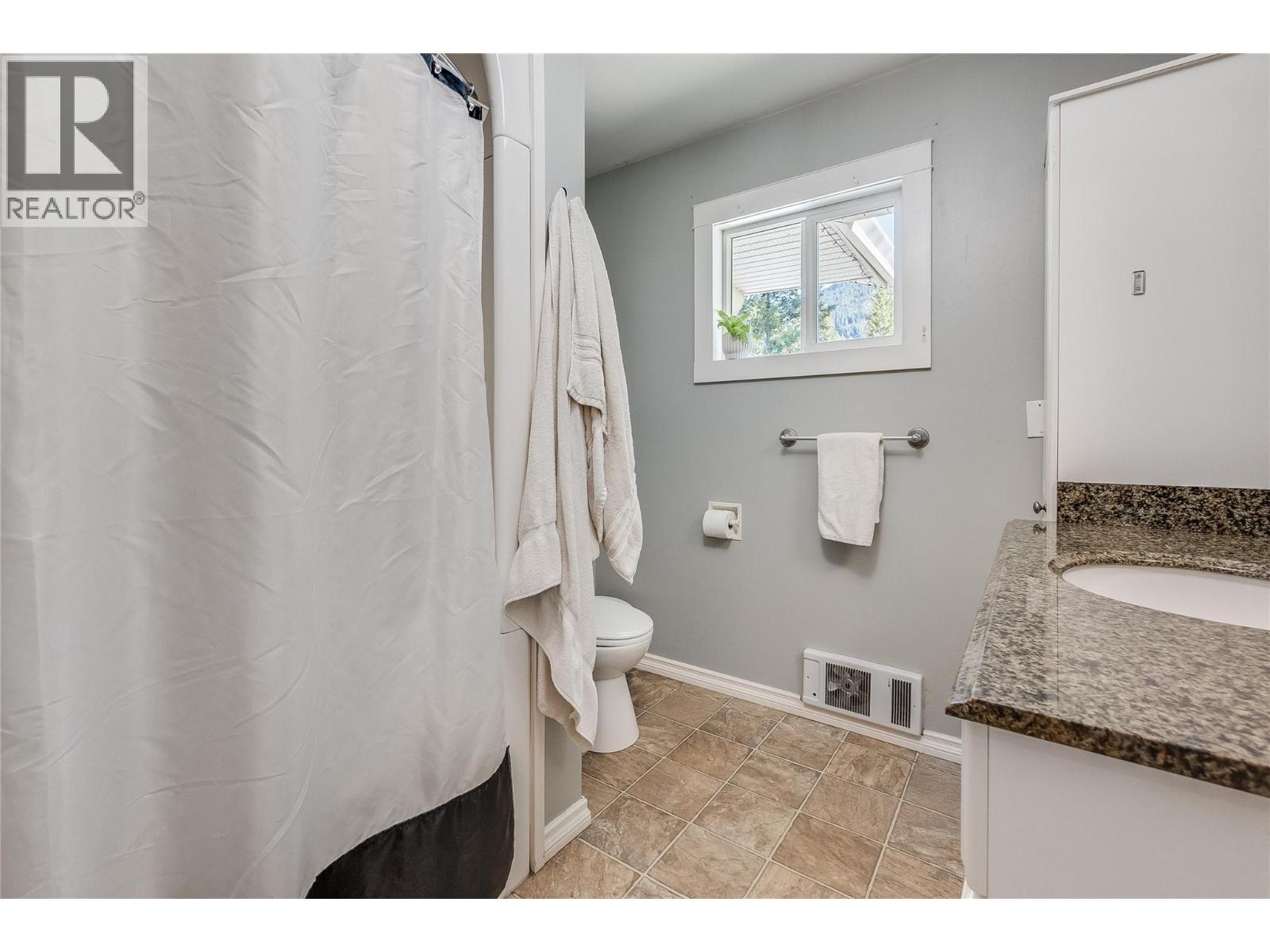 2451 Cunningham Road, Slocan Park, British Columbia  V0G 2E0 - Photo 19 - 10383257