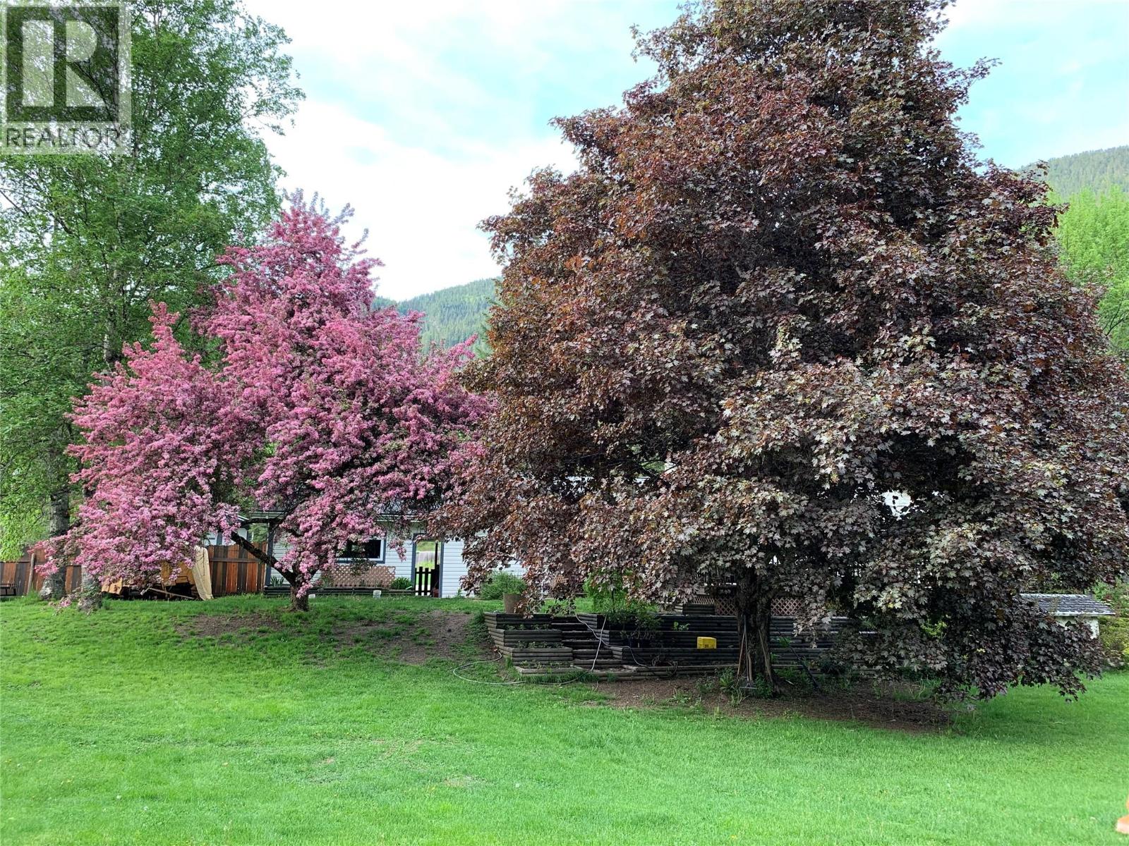 2451 Cunningham Road, Slocan Park, British Columbia  V0G 2E0 - Photo 76 - 10383257