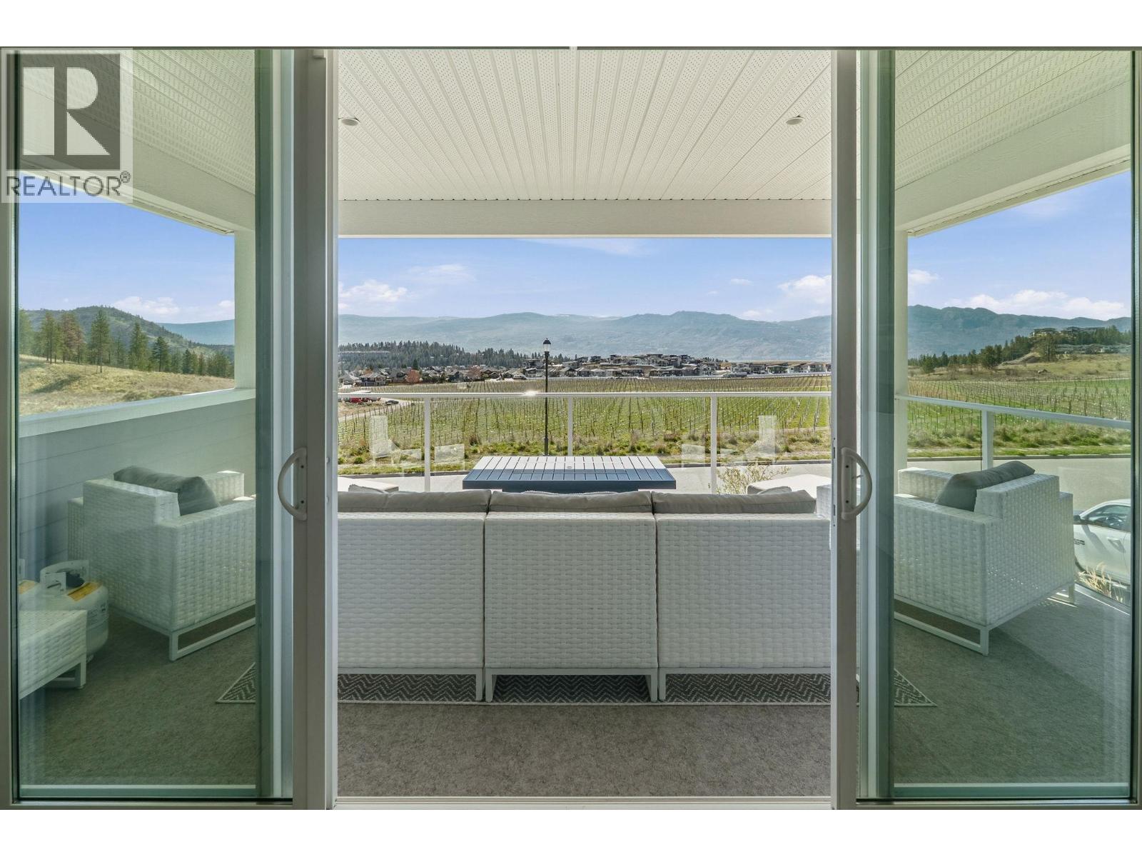 2612 Paramount Drive, West Kelowna, British Columbia  V4T 3N3 - Photo 4 - 10383312