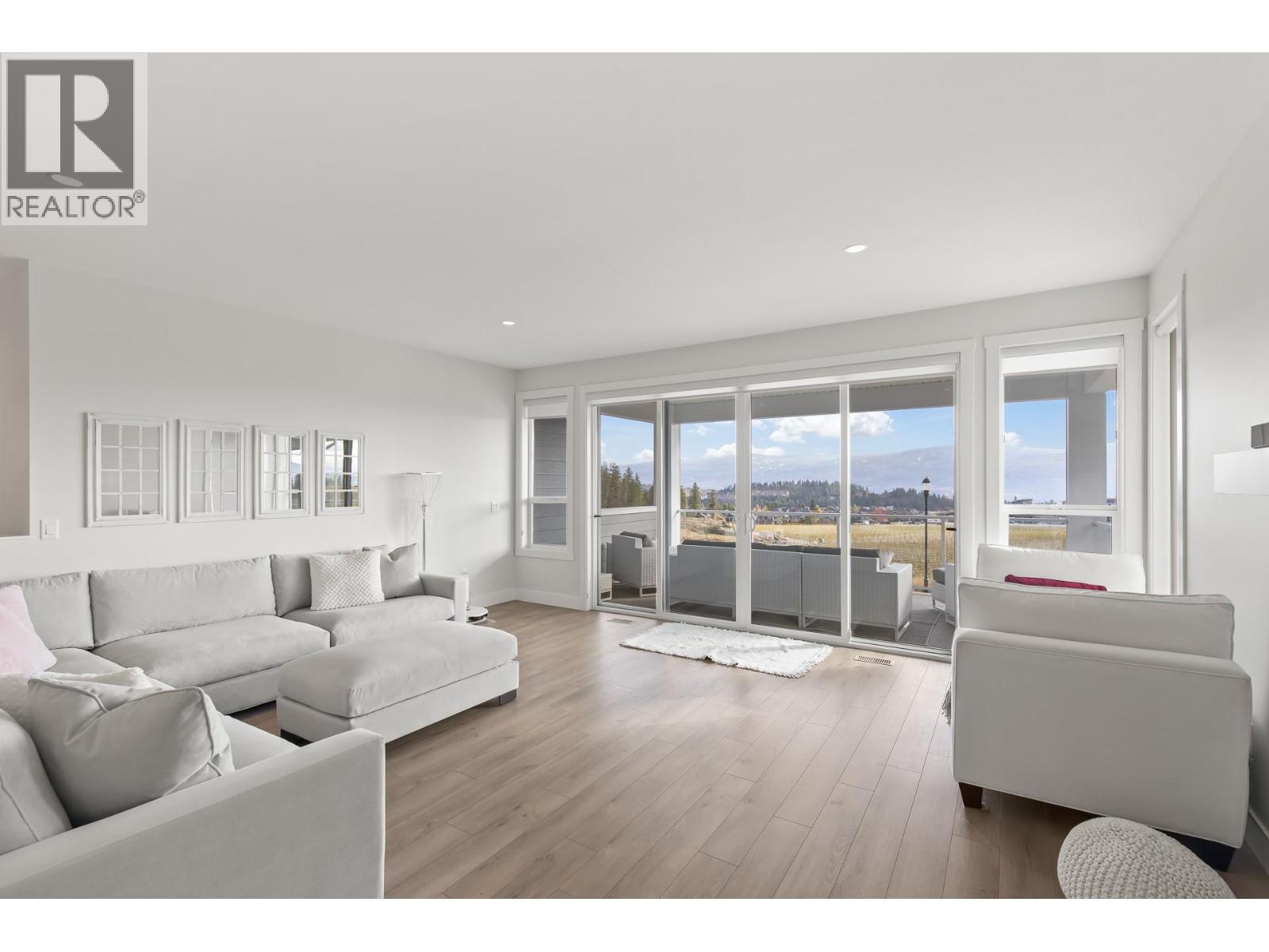 2612 Paramount Drive, West Kelowna, British Columbia  V4T 3N3 - Photo 8 - 10383312