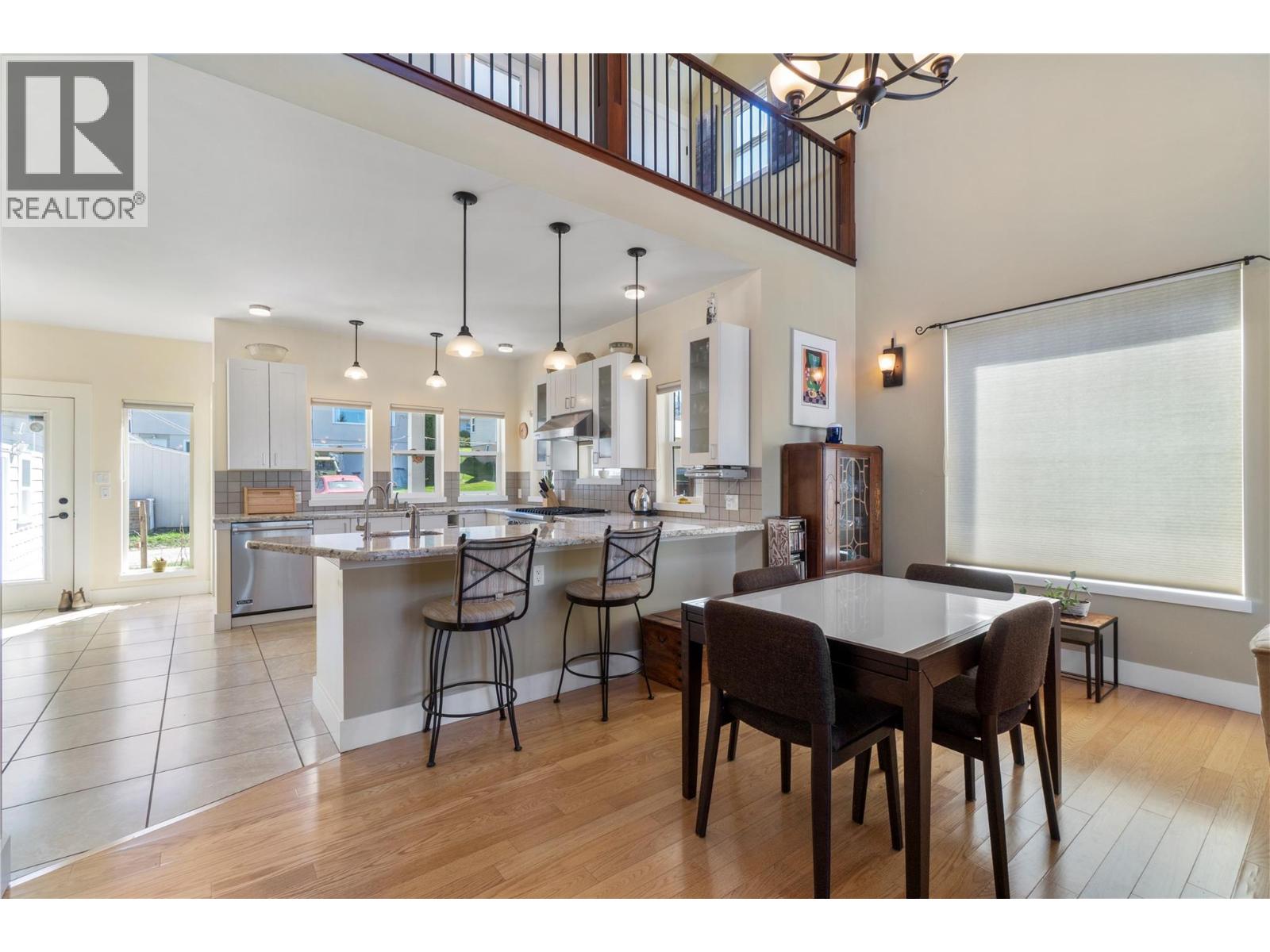 1050 9 Avenue Ne, Salmon Arm, British Columbia  V1E 4A8 - Photo 10 - 10383100