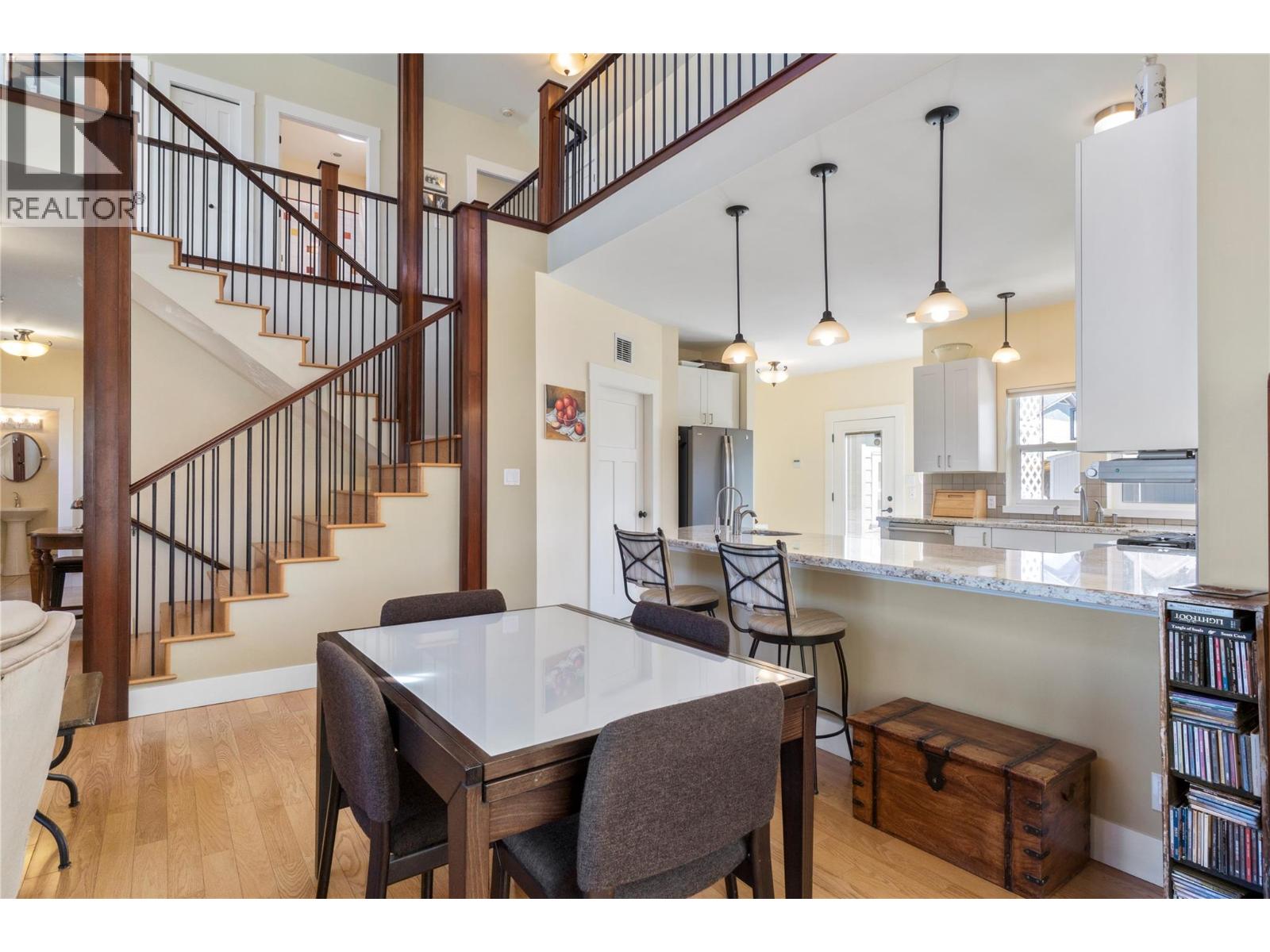 1050 9 Avenue Ne, Salmon Arm, British Columbia  V1E 4A8 - Photo 11 - 10383100