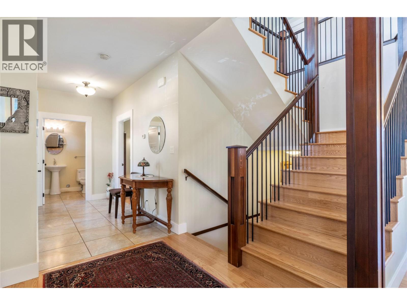 1050 9 Avenue Ne, Salmon Arm, British Columbia  V1E 4A8 - Photo 25 - 10383100