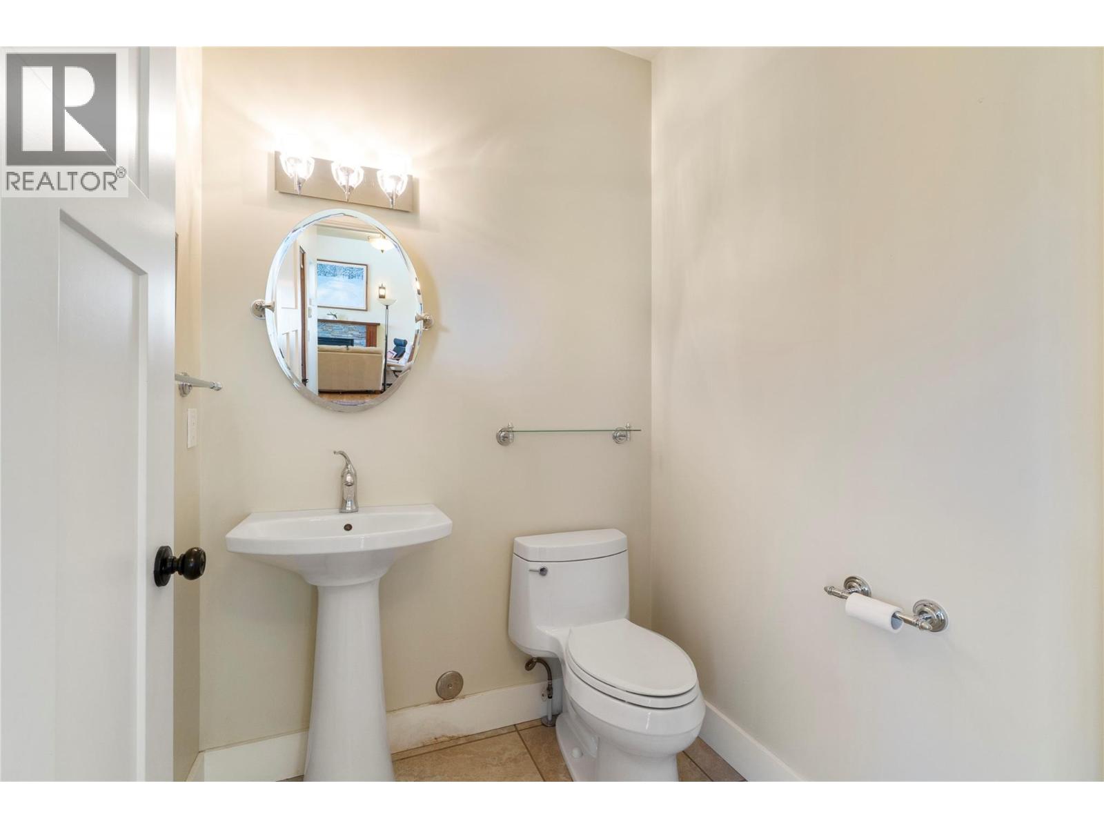 1050 9 Avenue Ne, Salmon Arm, British Columbia  V1E 4A8 - Photo 26 - 10383100