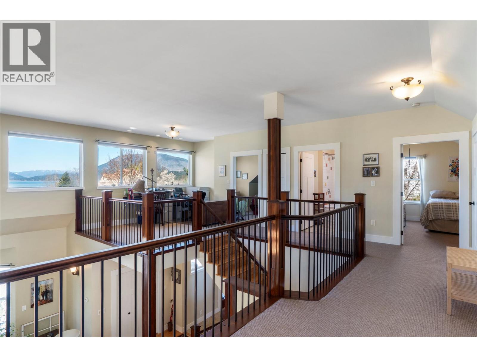 1050 9 Avenue Ne, Salmon Arm, British Columbia  V1E 4A8 - Photo 35 - 10383100