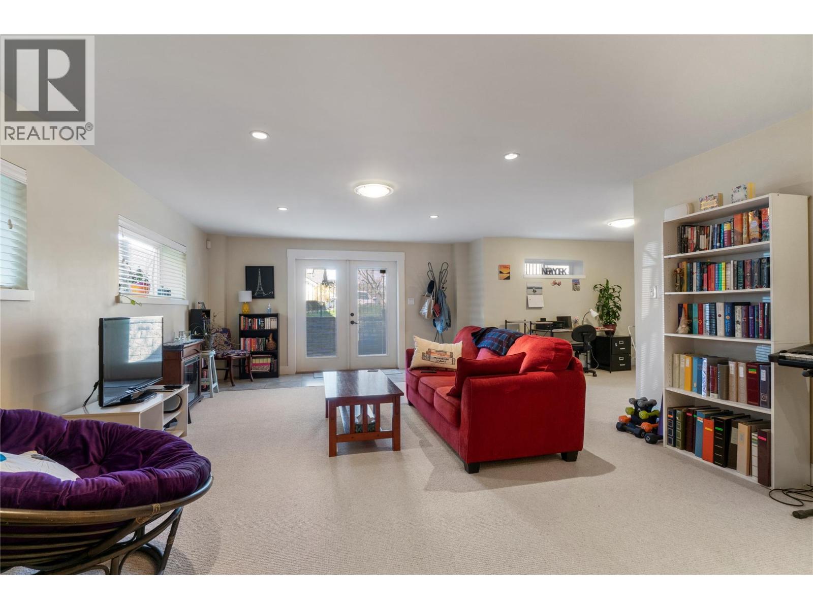 1050 9 Avenue Ne, Salmon Arm, British Columbia  V1E 4A8 - Photo 46 - 10383100