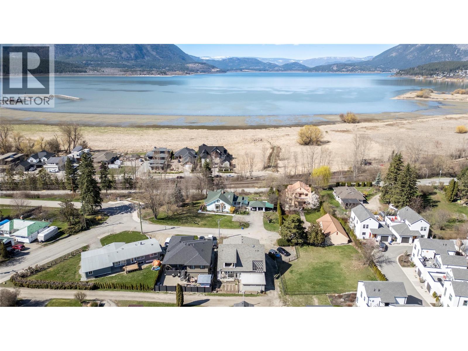 1050 9 Avenue Ne, Salmon Arm, British Columbia  V1E 4A8 - Photo 52 - 10383100