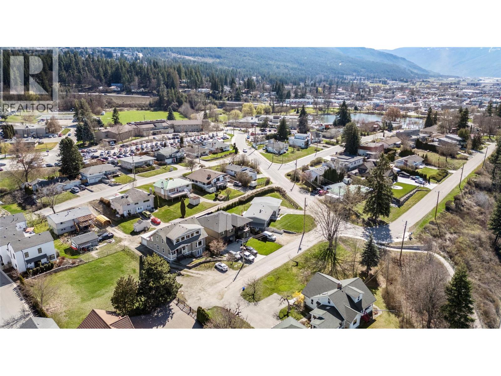 1050 9 Avenue Ne, Salmon Arm, British Columbia  V1E 4A8 - Photo 53 - 10383100