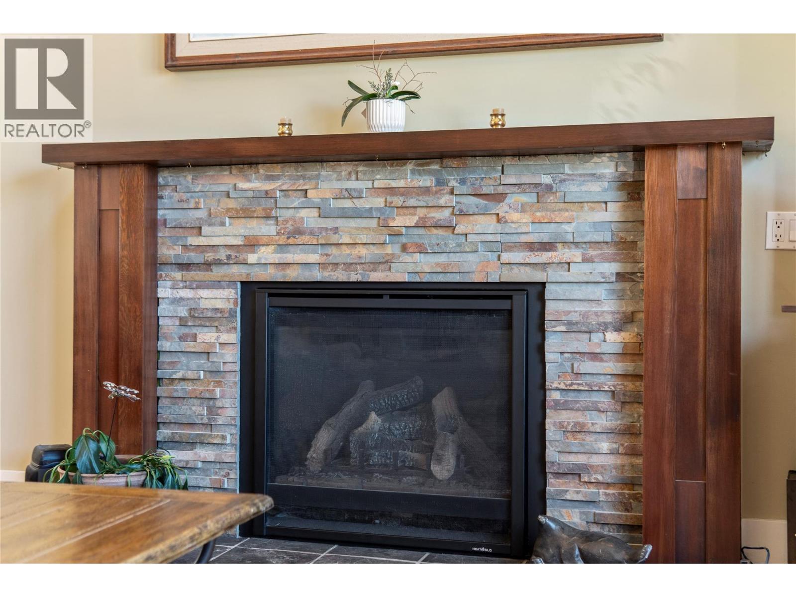 1050 9 Avenue Ne, Salmon Arm, British Columbia  V1E 4A8 - Photo 7 - 10383100