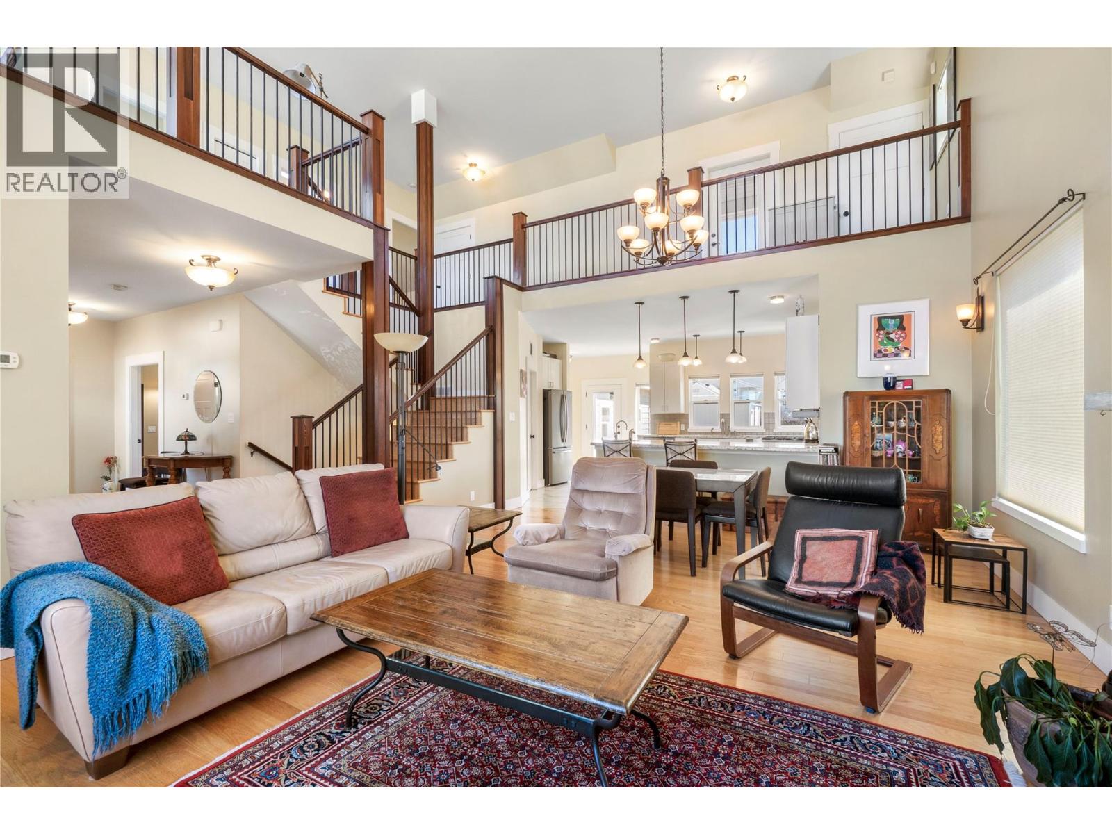 1050 9 Avenue Ne, Salmon Arm, British Columbia  V1E 4A8 - Photo 9 - 10383100