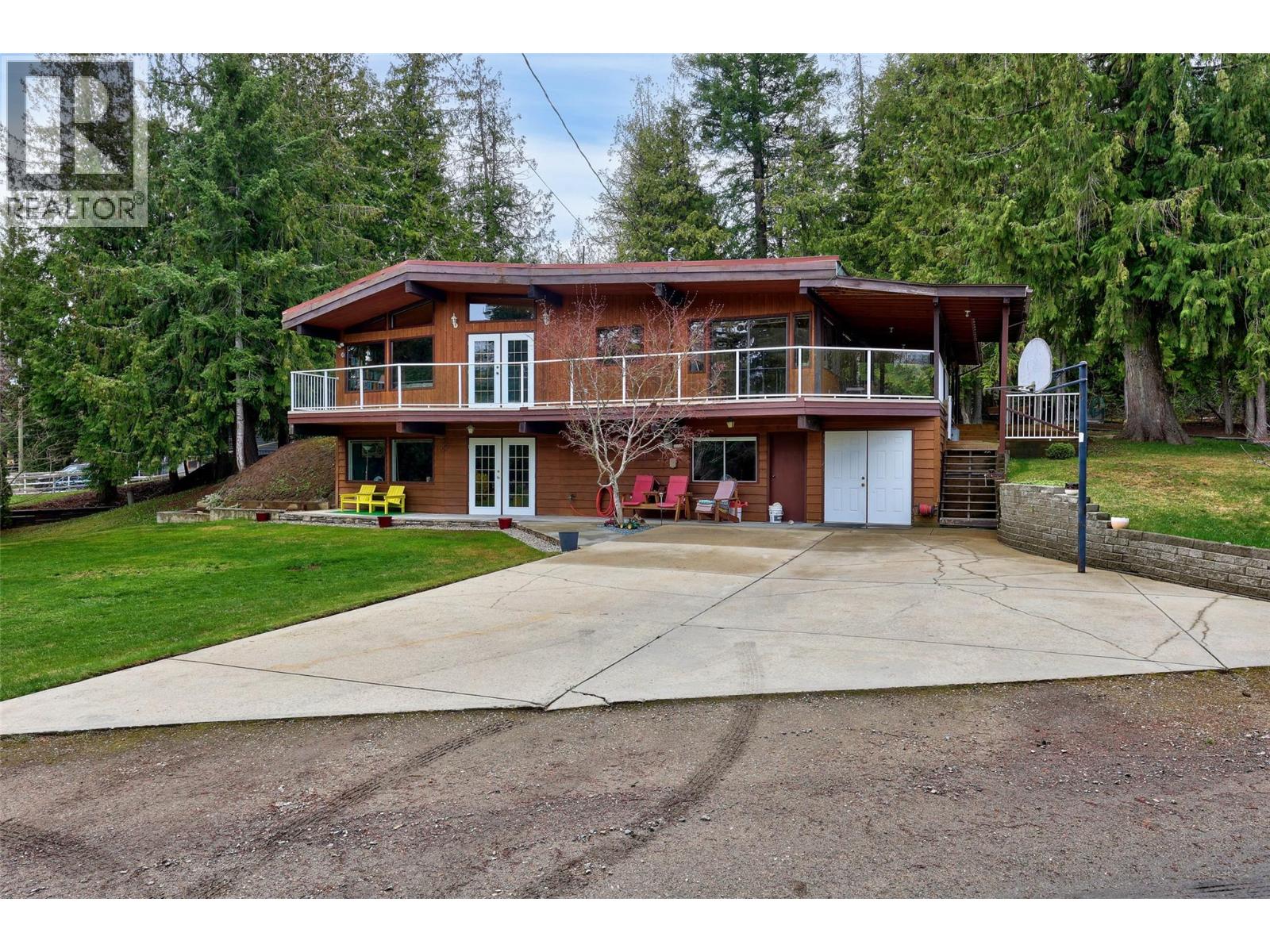 906 Dilworth Road, Sorrento, British Columbia  V0E 2W1 - Photo 2 - 10382690