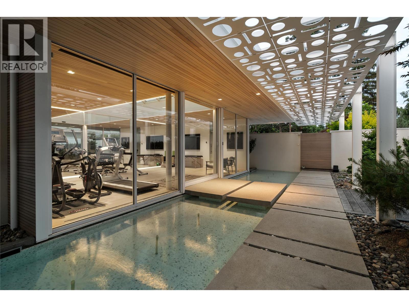 4110 Lakeshore Road, Kelowna, British Columbia  V1W 1V6 - Photo 3 - 10380863