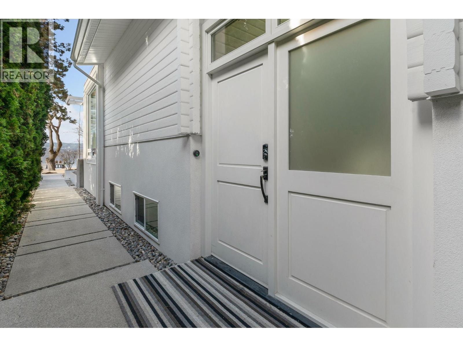 4110 Lakeshore Road, Kelowna, British Columbia  V1W 1V6 - Photo 33 - 10380863