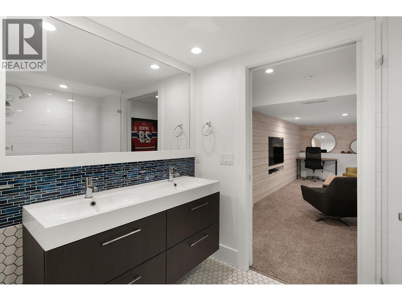 4110 Lakeshore Road, Kelowna, British Columbia  V1W 1V6 - Photo 66 - 10380863