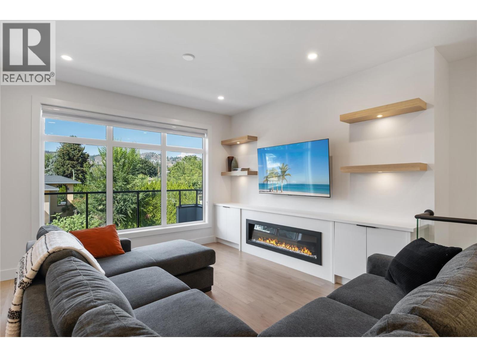 1452 Ethel Street Unit# 2, Kelowna, British Columbia  V1Y 2X7 - Photo 4 - 10375262