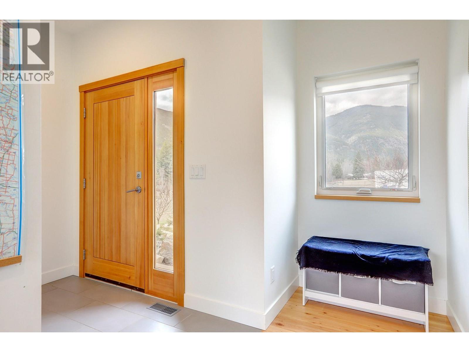 1841 50 Street Nw, Salmon Arm, British Columbia  V1E 3B1 - Photo 22 - 10383291