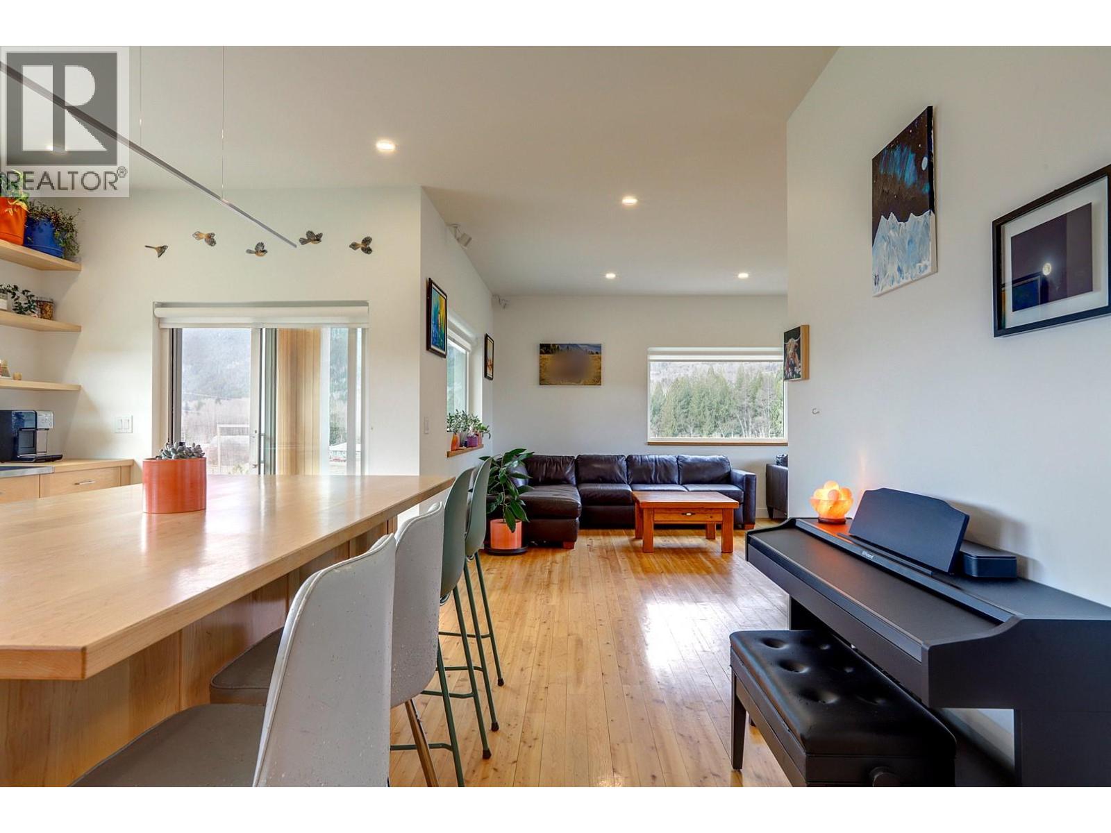 1841 50 Street Nw, Salmon Arm, British Columbia  V1E 3B1 - Photo 23 - 10383291