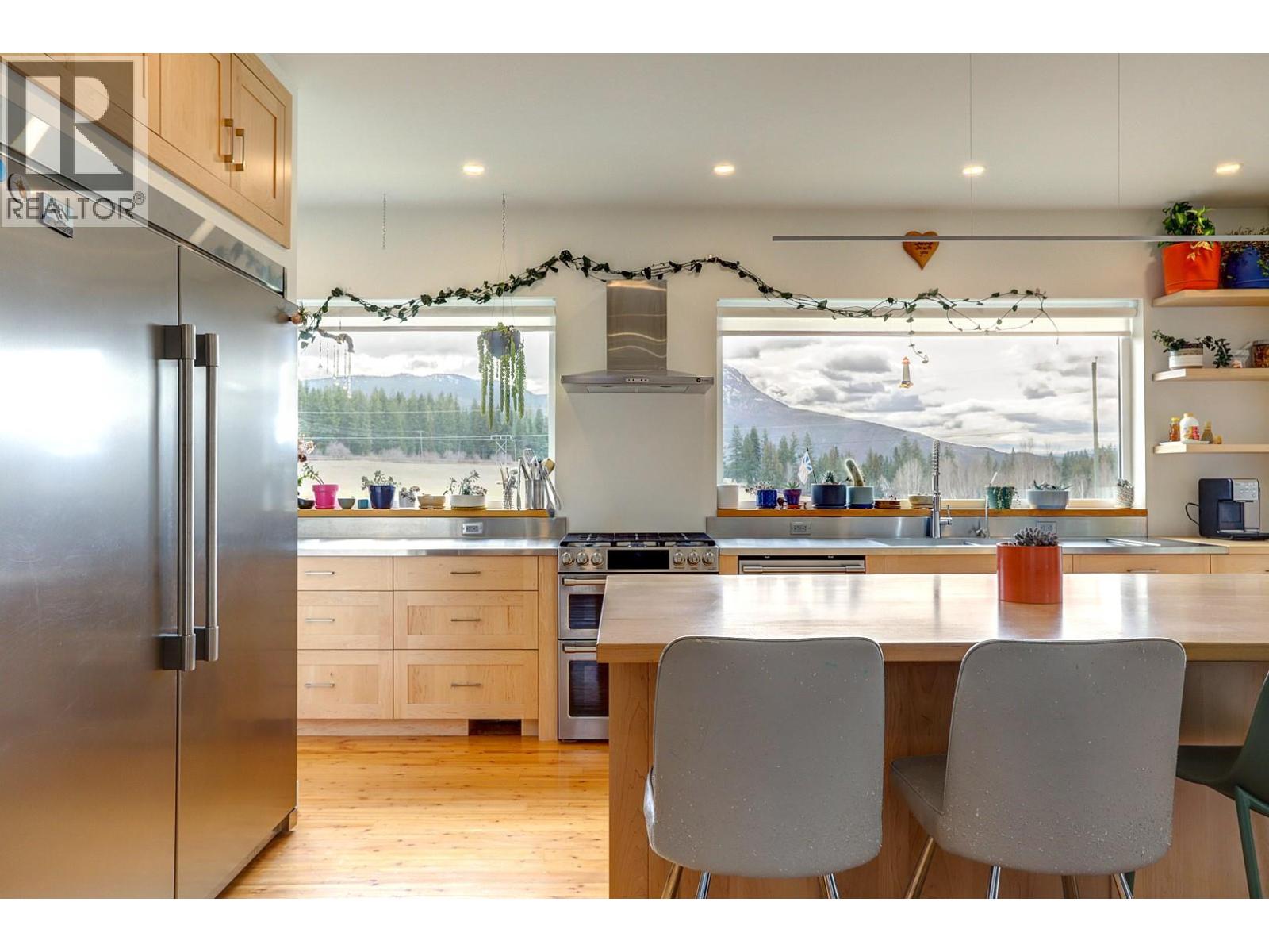 1841 50 Street Nw, Salmon Arm, British Columbia  V1E 3B1 - Photo 26 - 10383291