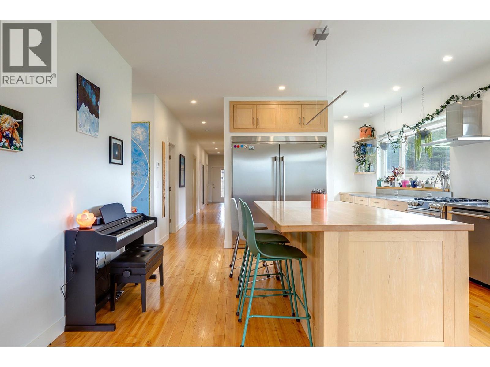 1841 50 Street Nw, Salmon Arm, British Columbia  V1E 3B1 - Photo 34 - 10383291