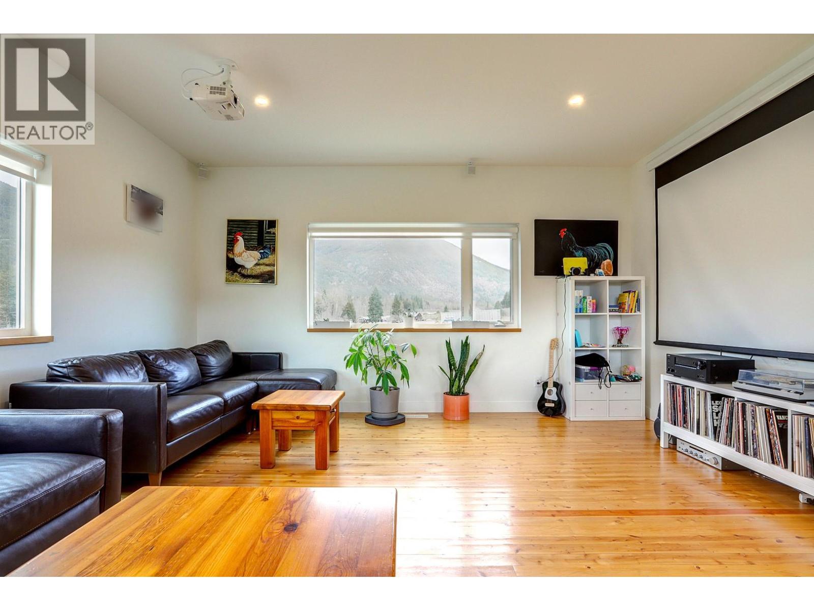 1841 50 Street Nw, Salmon Arm, British Columbia  V1E 3B1 - Photo 35 - 10383291