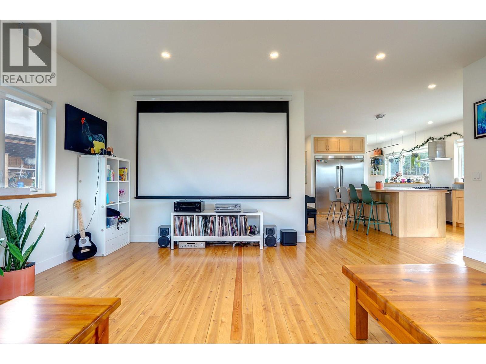 1841 50 Street Nw, Salmon Arm, British Columbia  V1E 3B1 - Photo 37 - 10383291