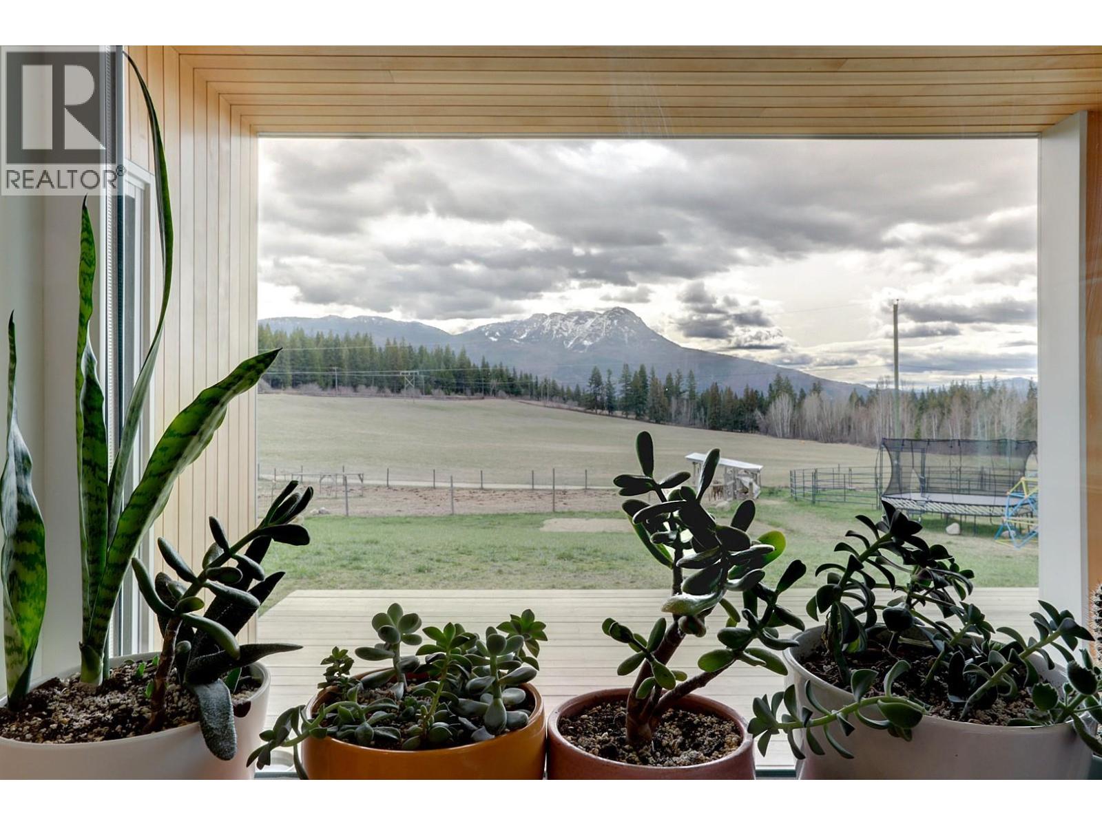 1841 50 Street Nw, Salmon Arm, British Columbia  V1E 3B1 - Photo 39 - 10383291