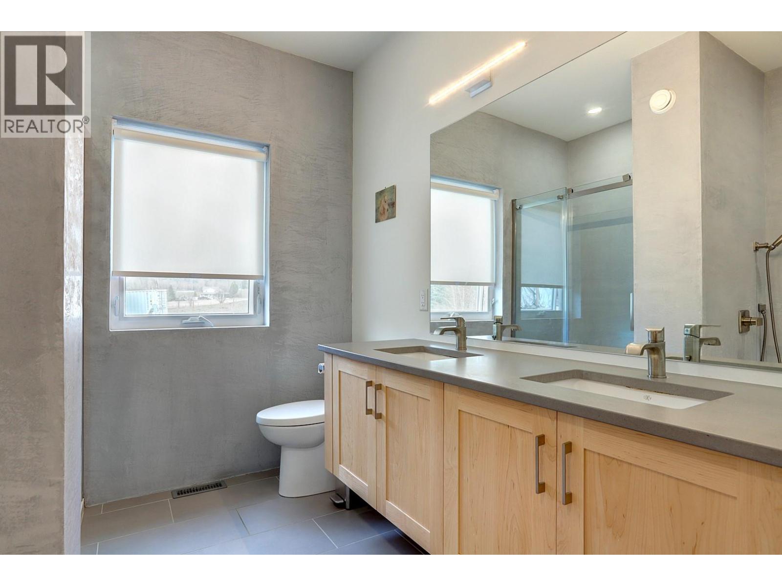 1841 50 Street Nw, Salmon Arm, British Columbia  V1E 3B1 - Photo 42 - 10383291