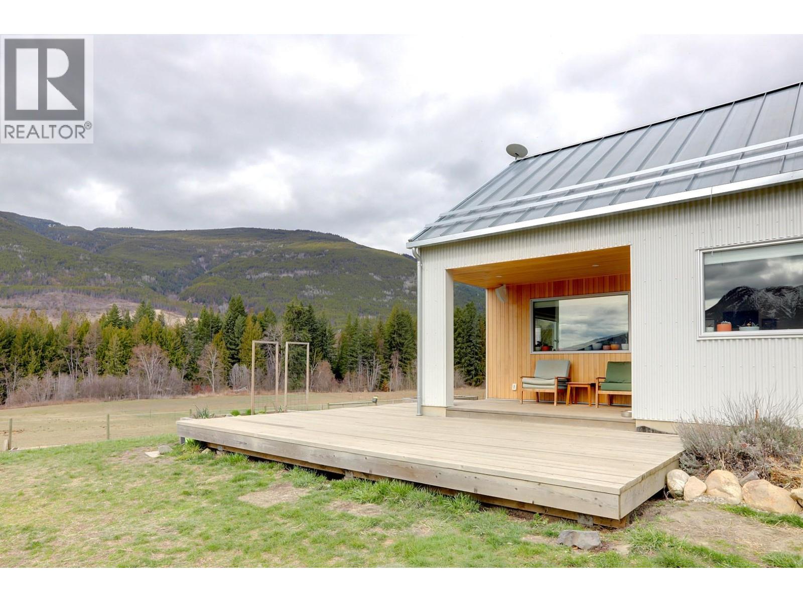 1841 50 Street Nw, Salmon Arm, British Columbia  V1E 3B1 - Photo 53 - 10383291