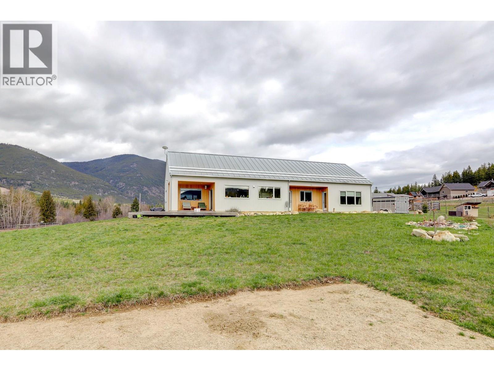 1841 50 Street Nw, Salmon Arm, British Columbia  V1E 3B1 - Photo 56 - 10383291