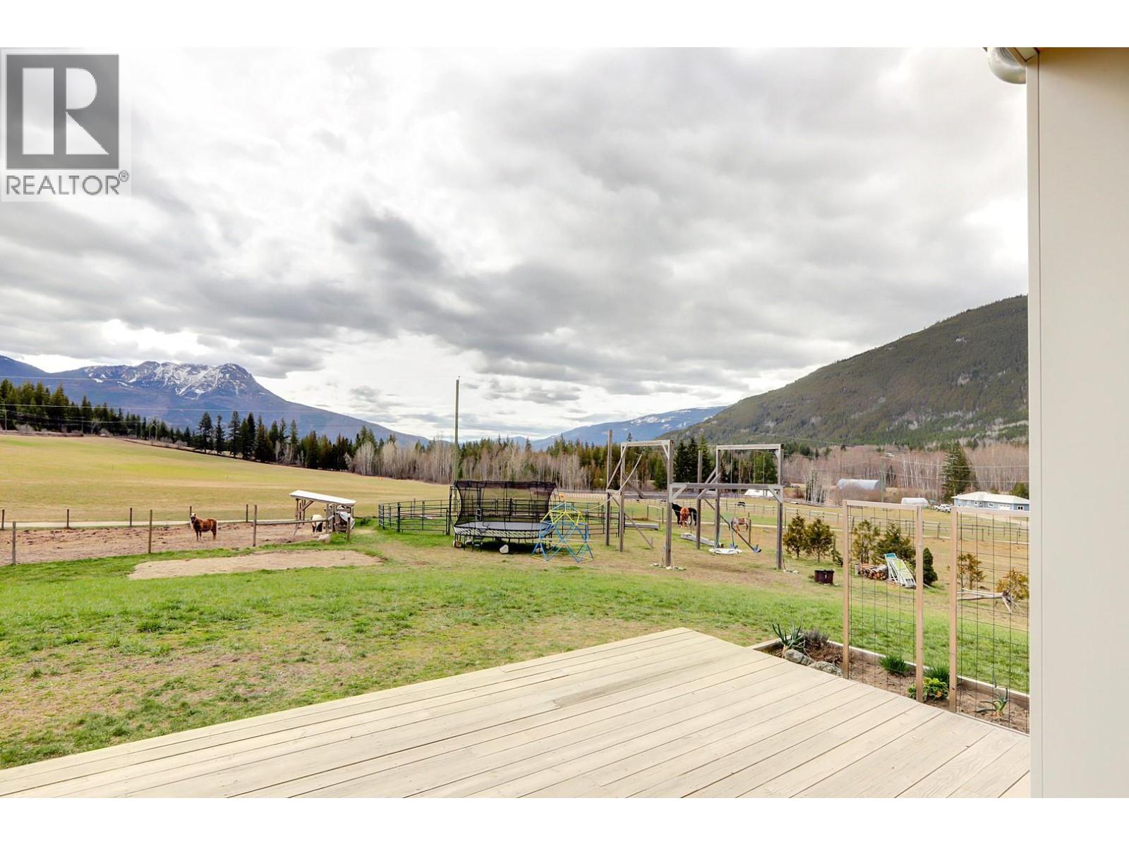 1841 50 Street Nw, Salmon Arm, British Columbia  V1E 3B1 - Photo 58 - 10383291